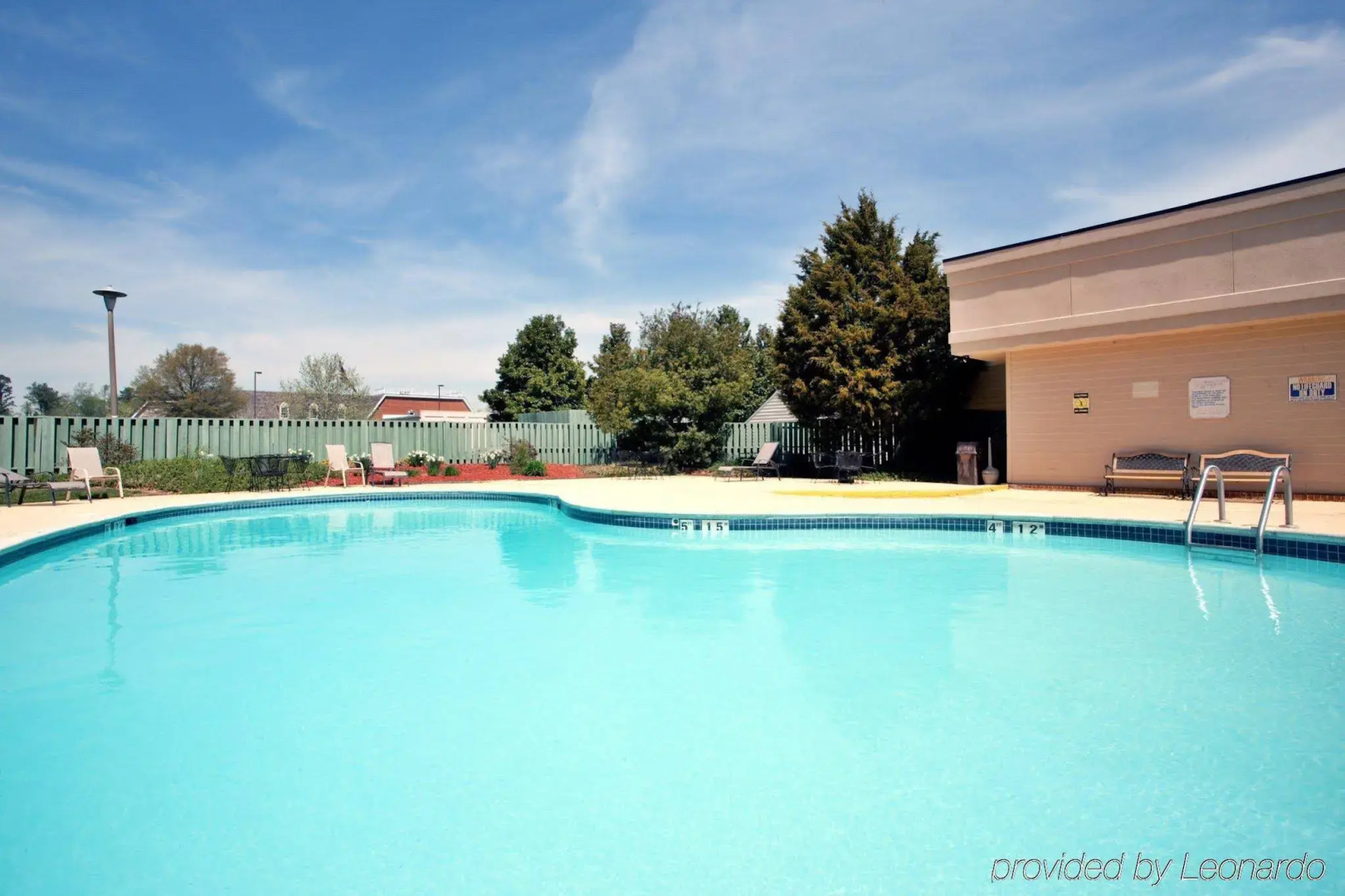 Days Hotel by Wyndham Williamsburg I-64