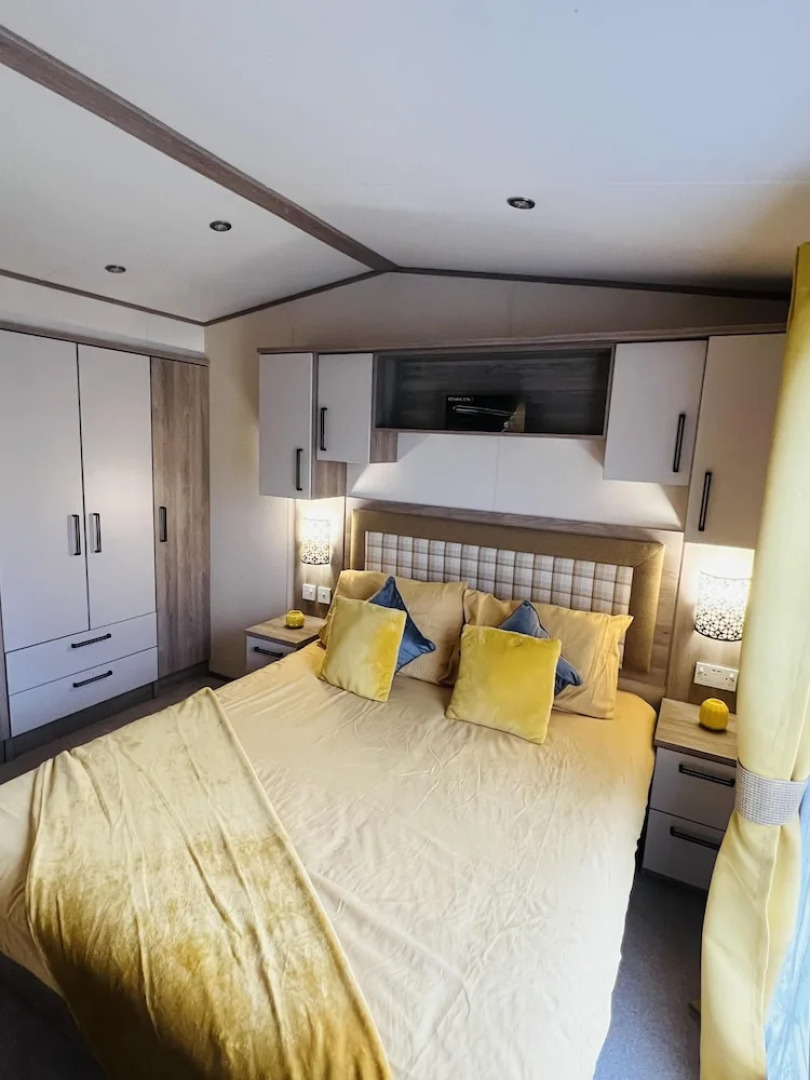 2 Bed Caravan - Sleeps 6 - Parking - Pets