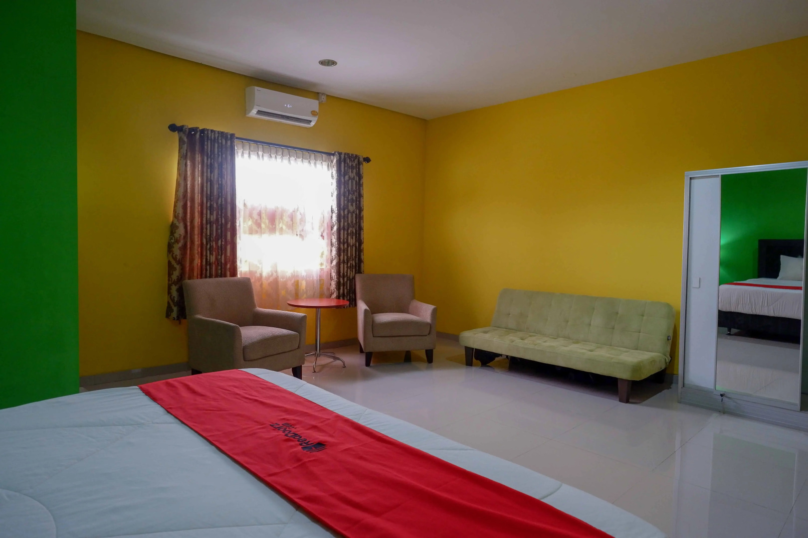 RedDoorz near Bandara Adi Soemarmo Solo