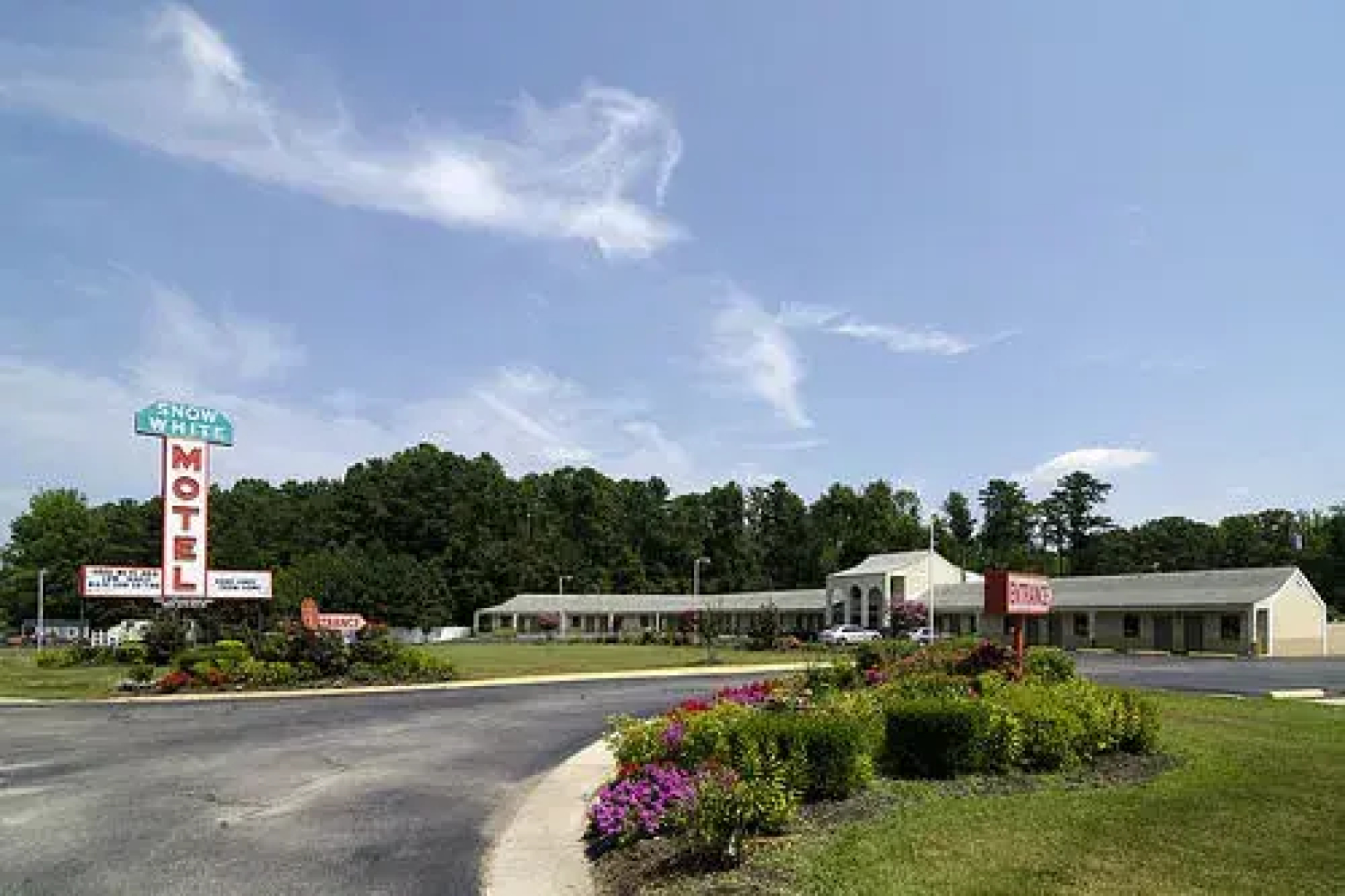 Snow White Motel