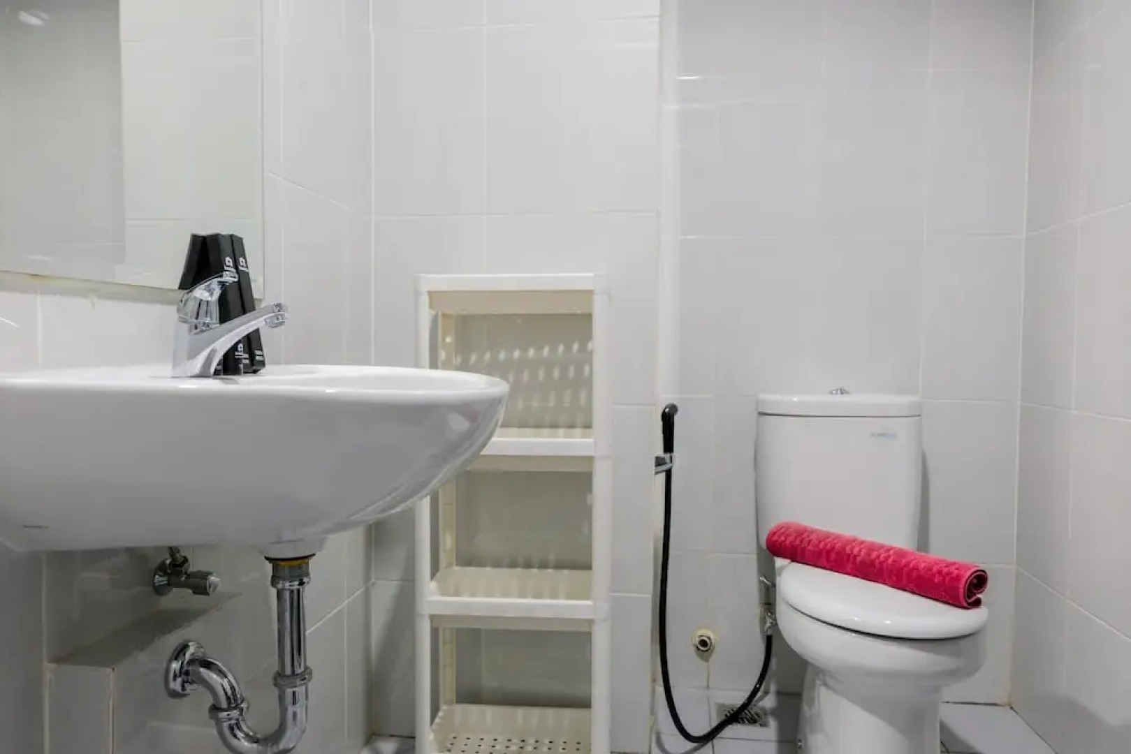 Homey Studio Room At Casa De Parco Apartment By Travelio