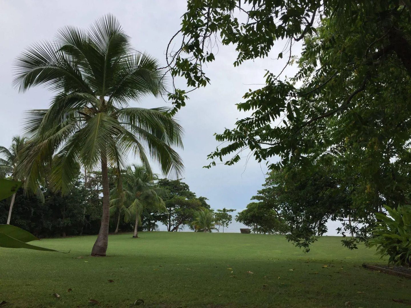 Tres Palmas Inn & Villas