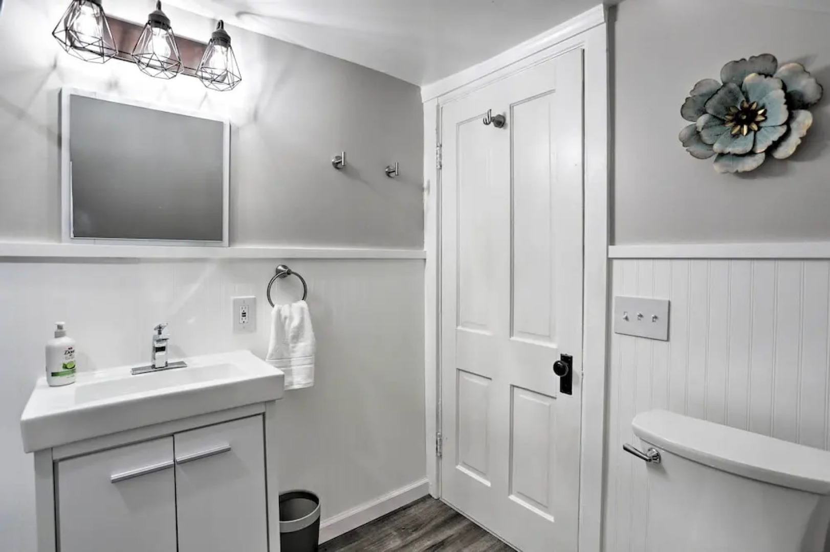 Pet-friendly Home - 1/2 Mi to Downtown Willoughby!