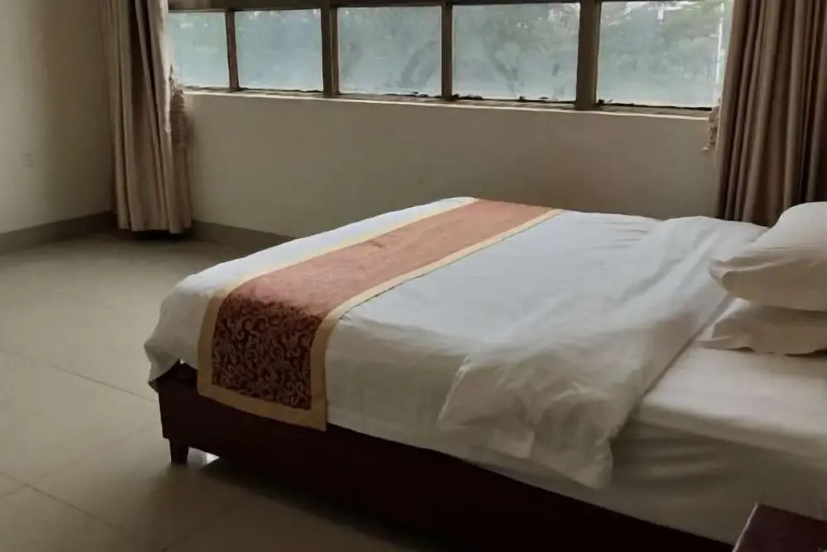 Ronghui Buinsess Hotel