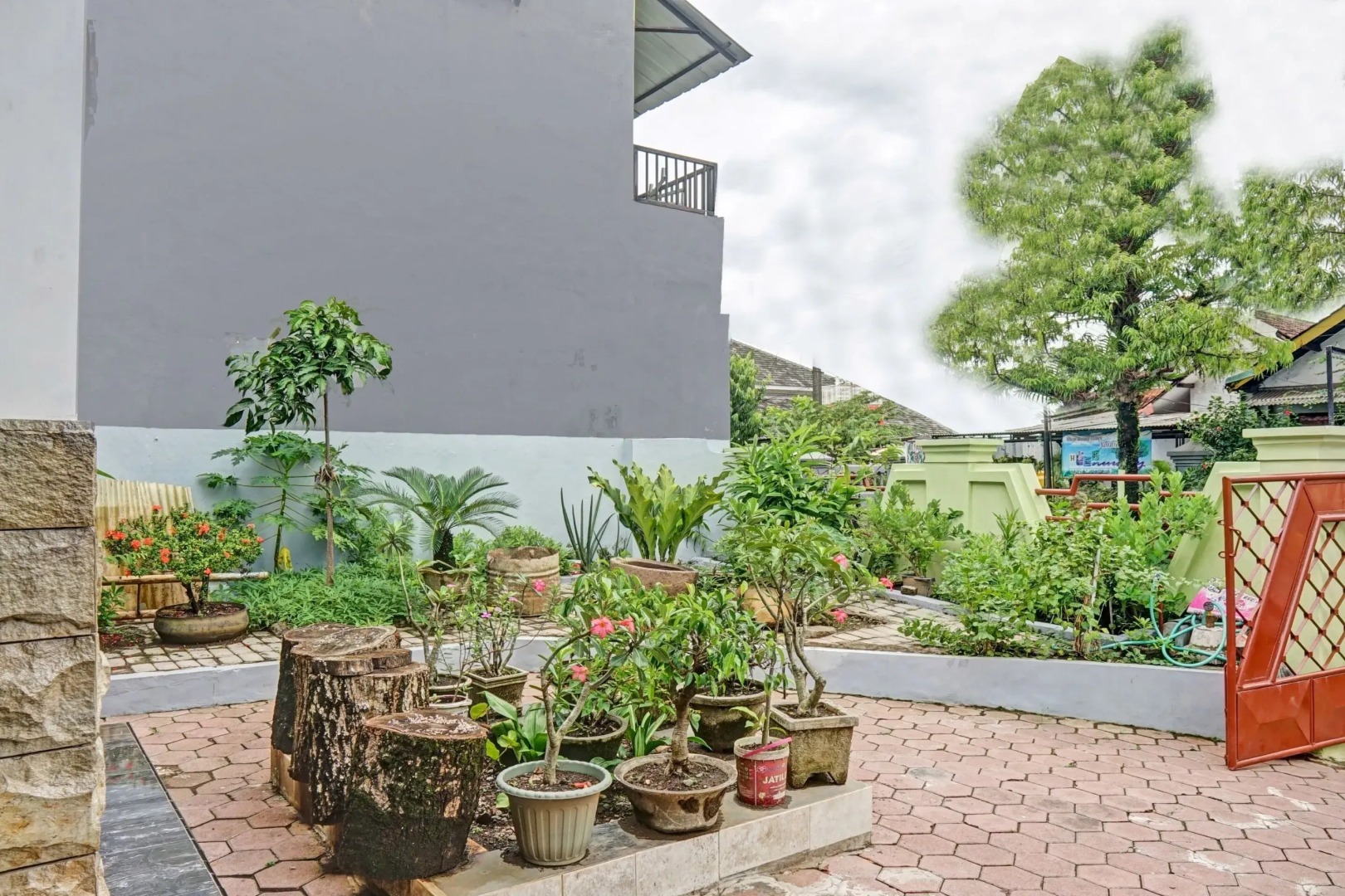 OYO 90729 Sekar Guest House Jember