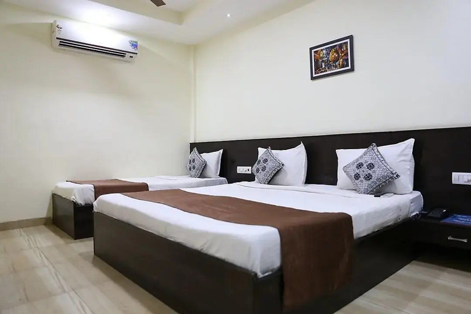 Hotel Wardhman