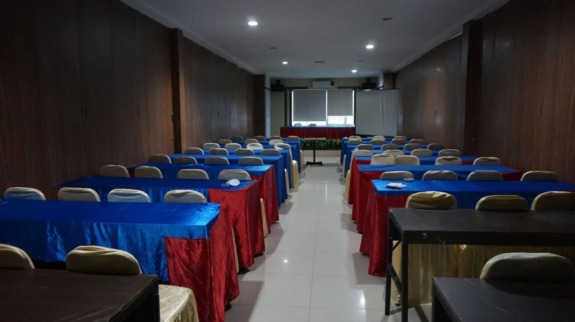 RedDoorz Plus @ Grand Pacifik Hotel Makassar