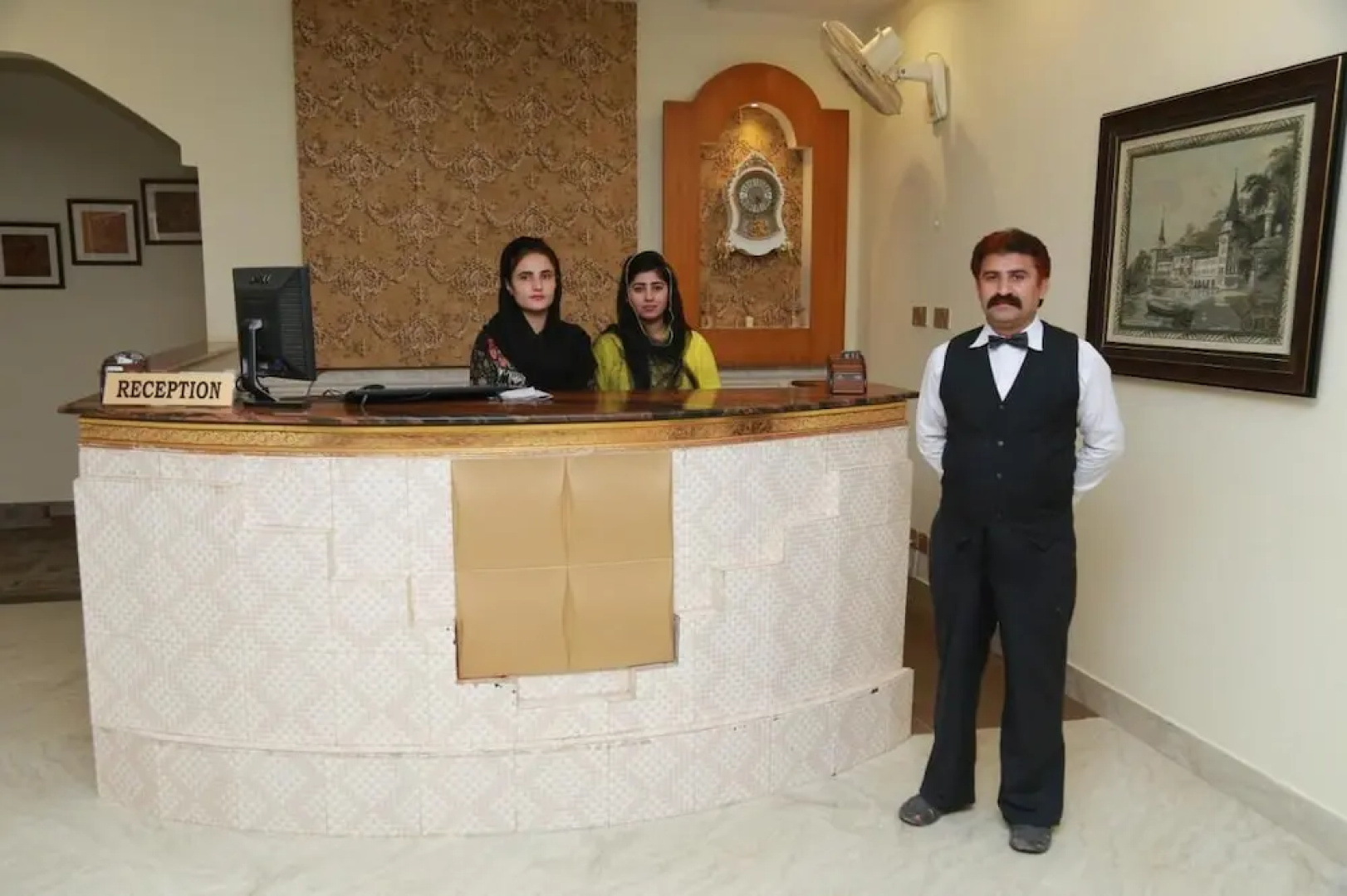 Hotel S. R. Lounge