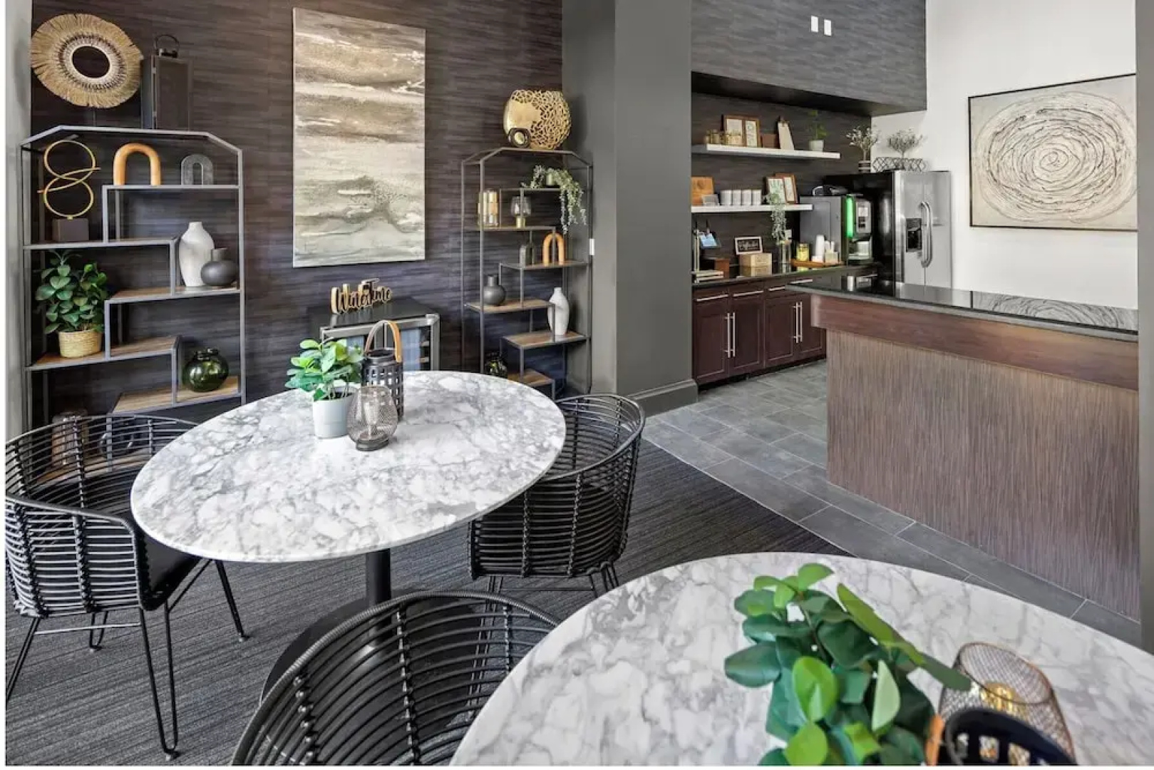 Miramar Apartments By Landing