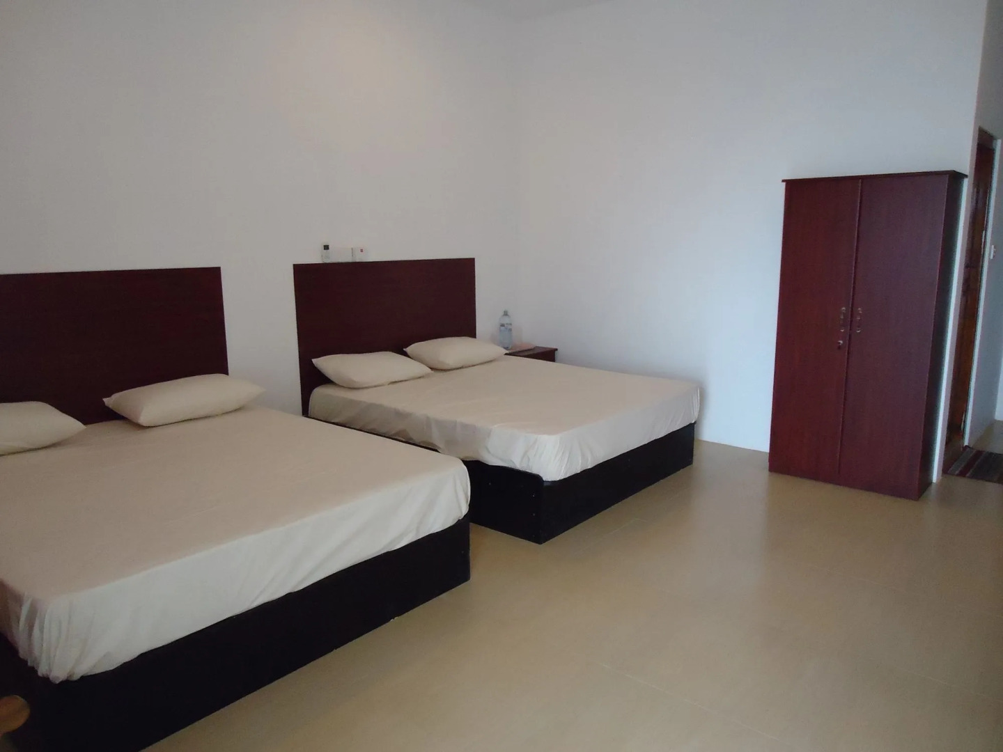 Palm Grove Holiday Inn