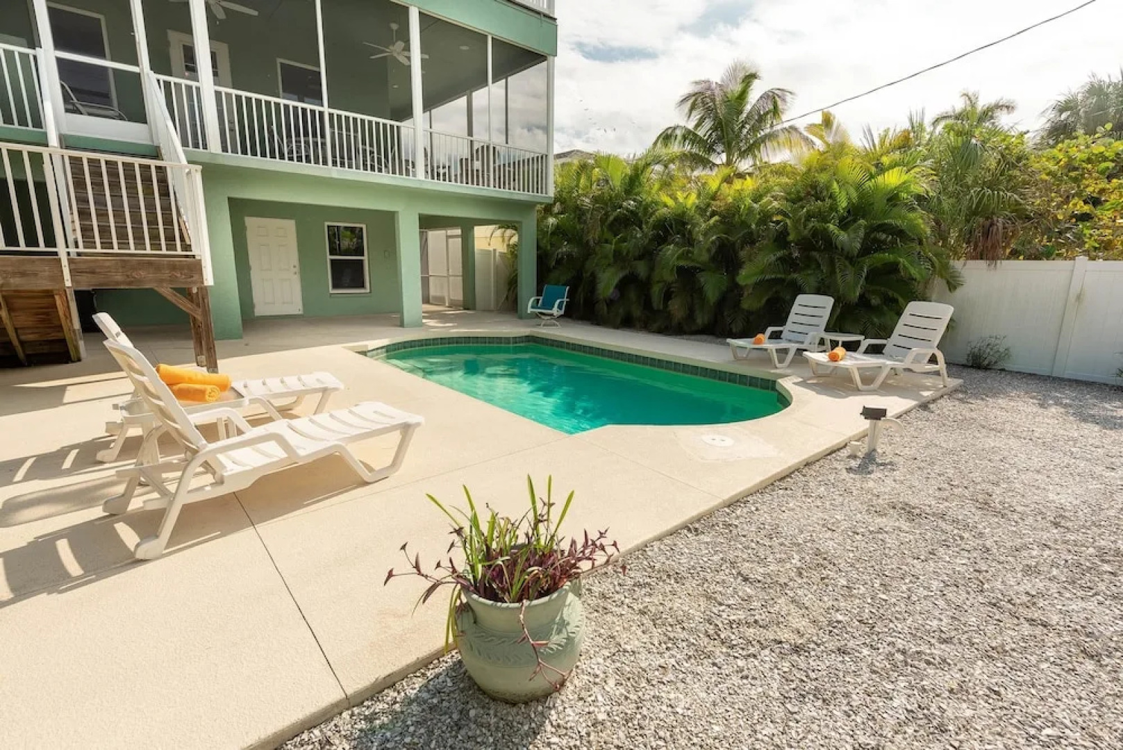 Pelican Villa Apartment 4