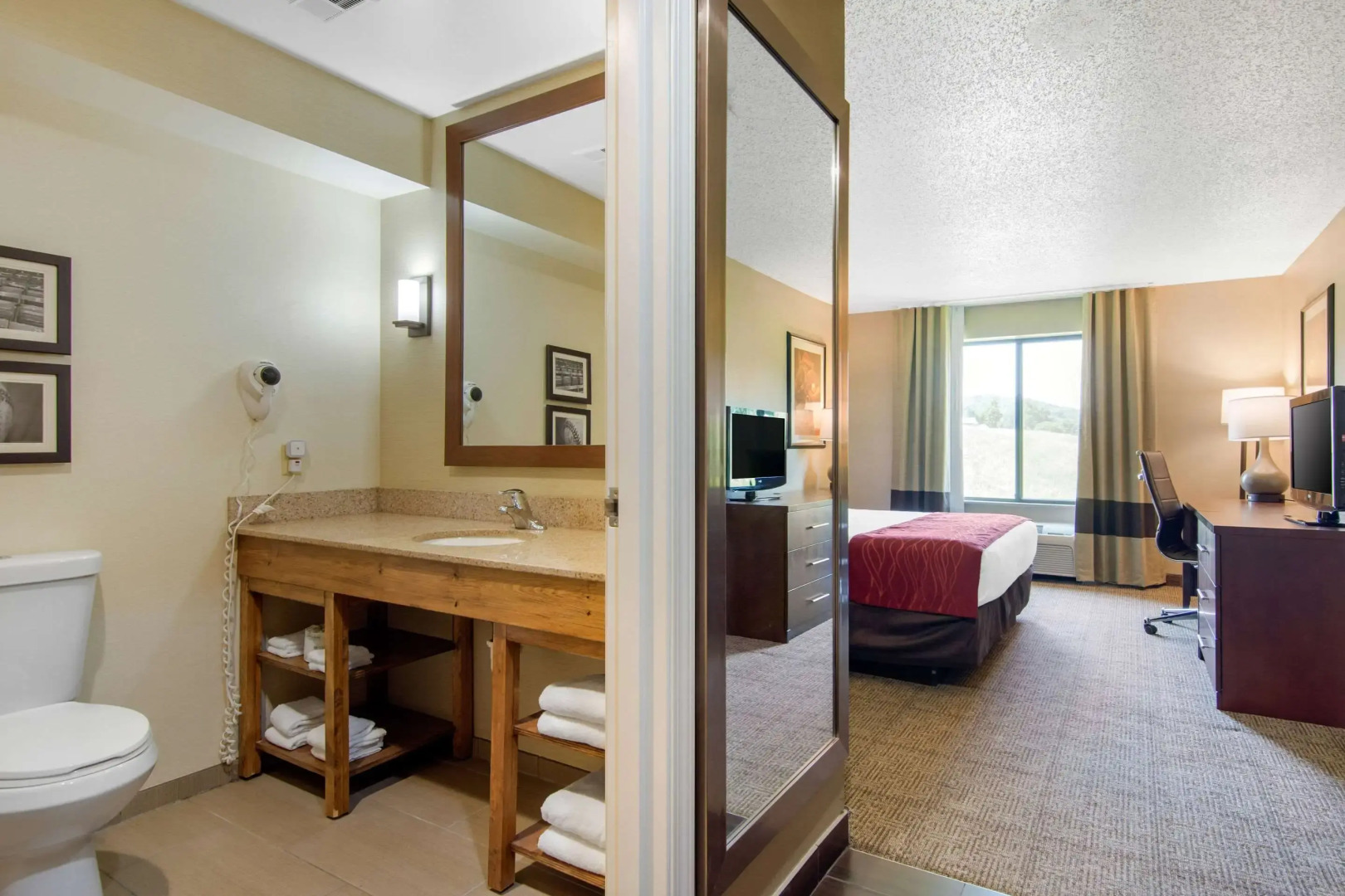 Comfort Inn & Suites Milford / Cooperstown