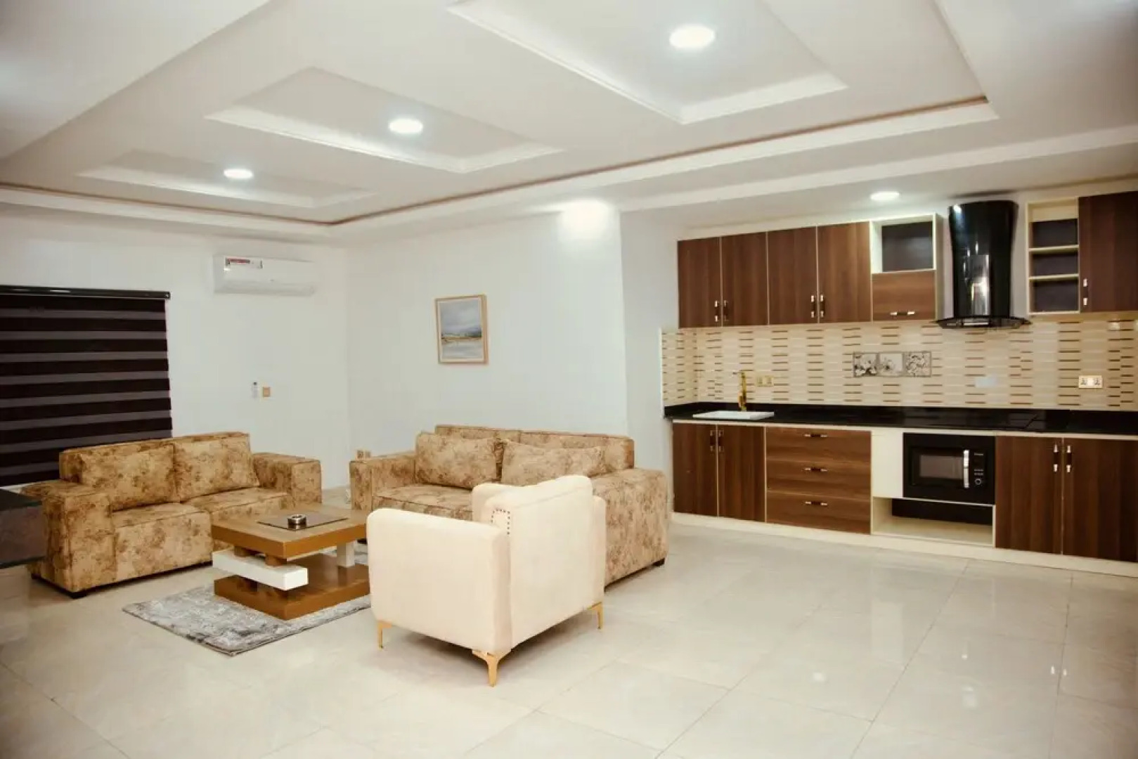 247 Luxury Hotel & Apartment Ajah