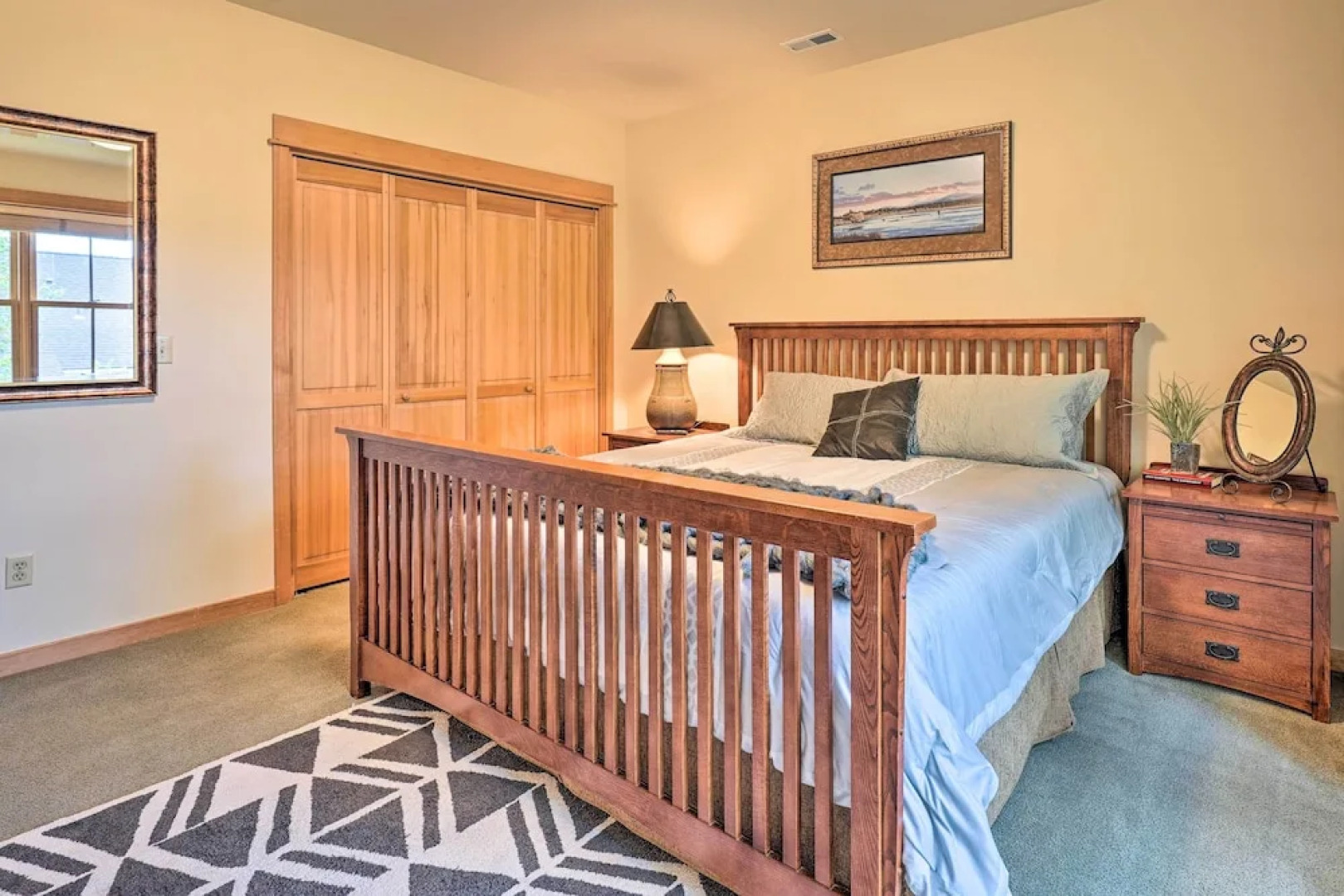 Sisters Getaway w/ Hot Tub ~ Half-mi to Dtwn!