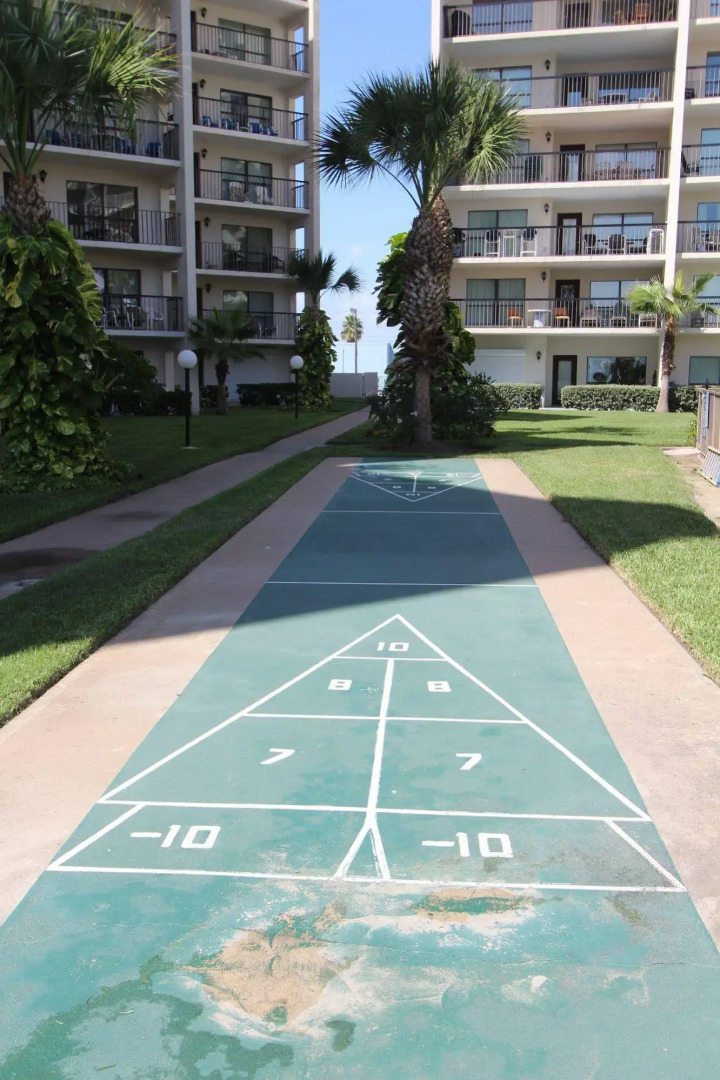 Royale Beach and Tennis Club