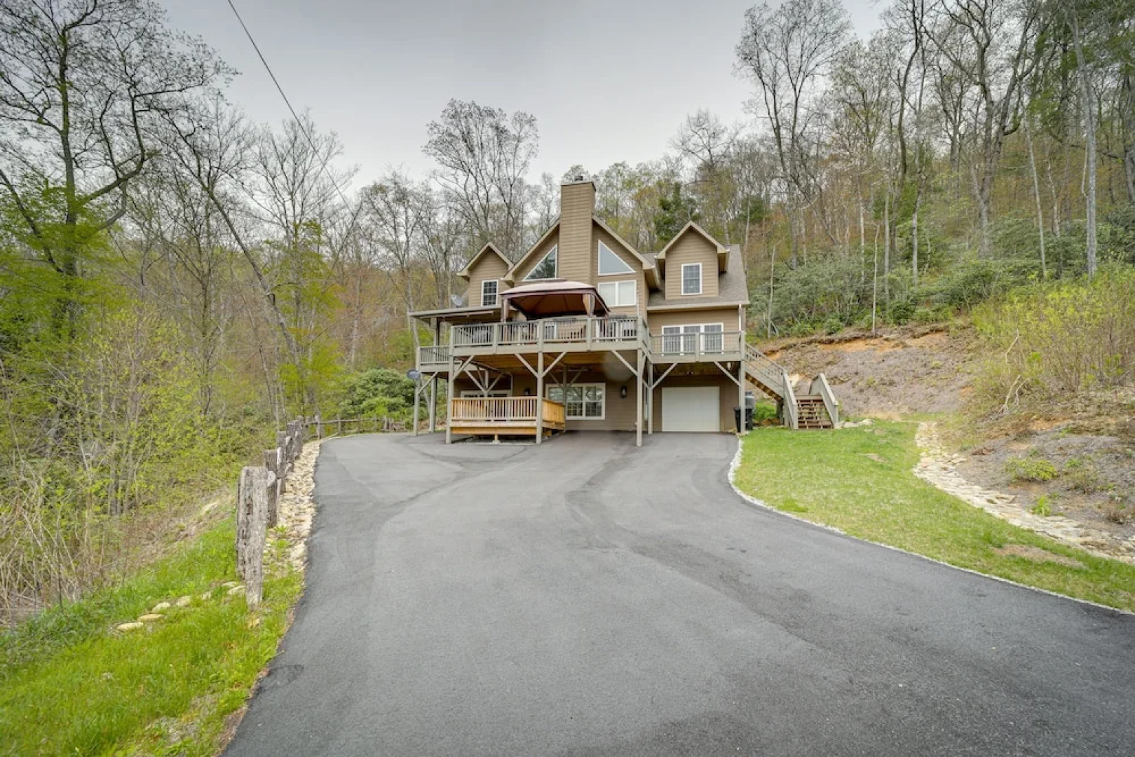 Spacious Lake Glenville Getaway w/ Deck!