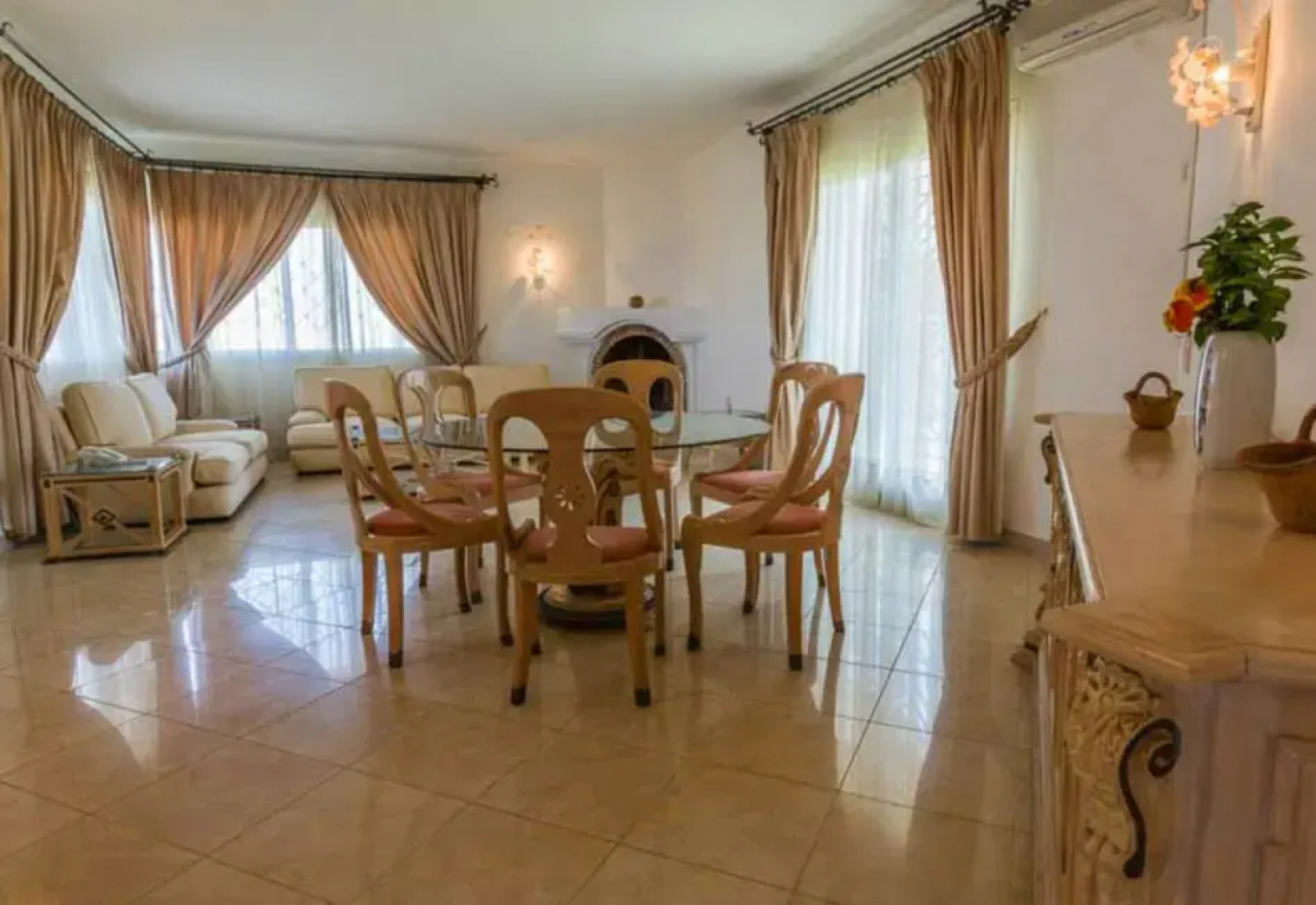 Golden Yasmin Mehari Tabarka