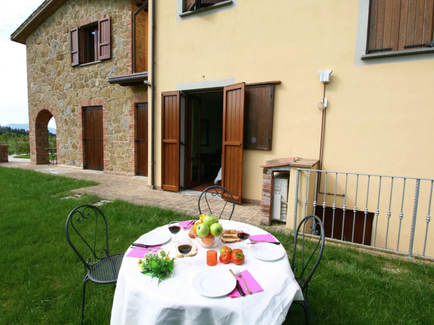 Apartment in Monte del Lago Near Lake Trasimeno