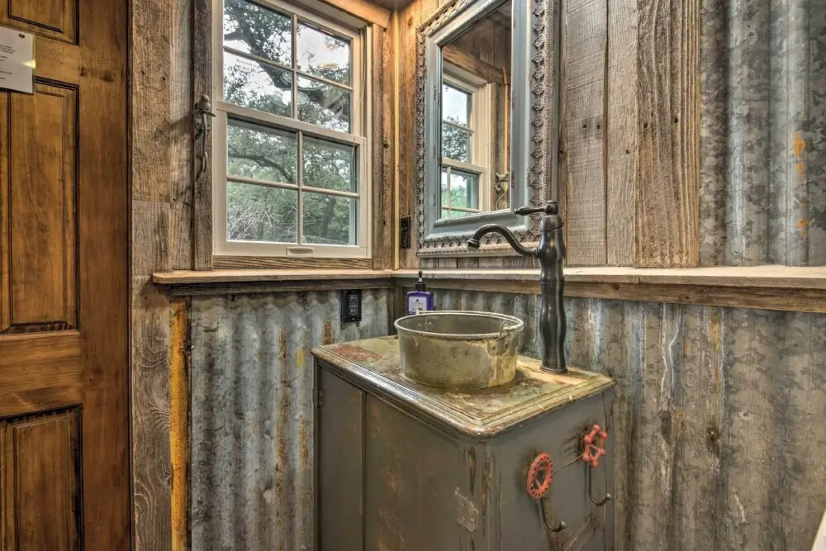 Snuggle Inn Wimberley Cabin w/ Fire Pit + Deck