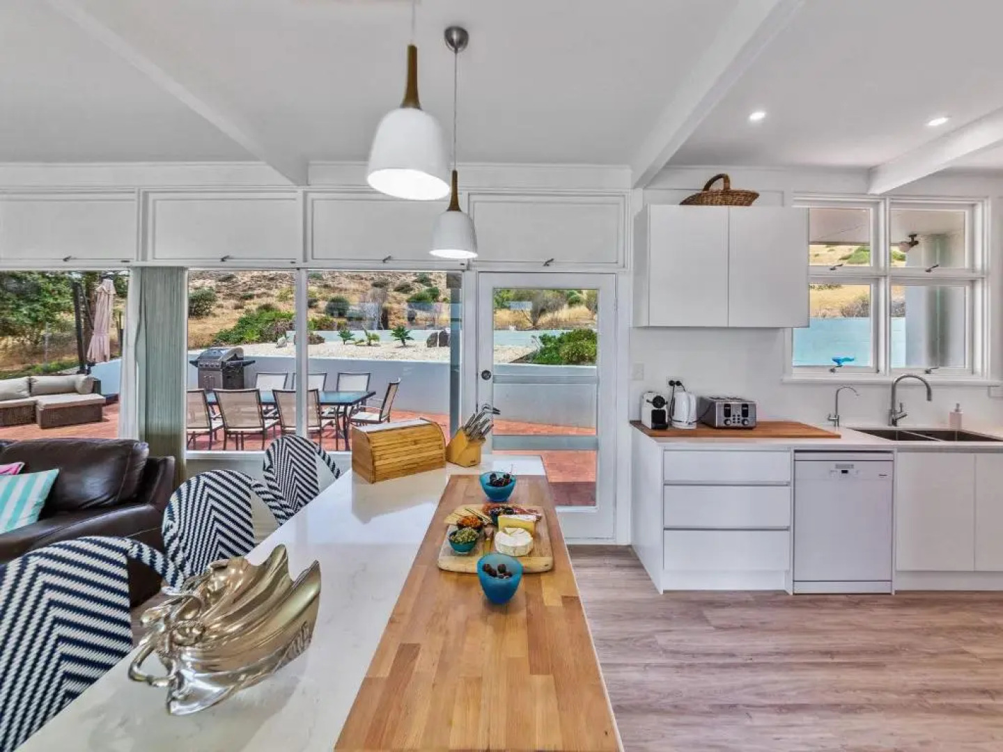 King of North Bay - 103 Gold Coast Drive