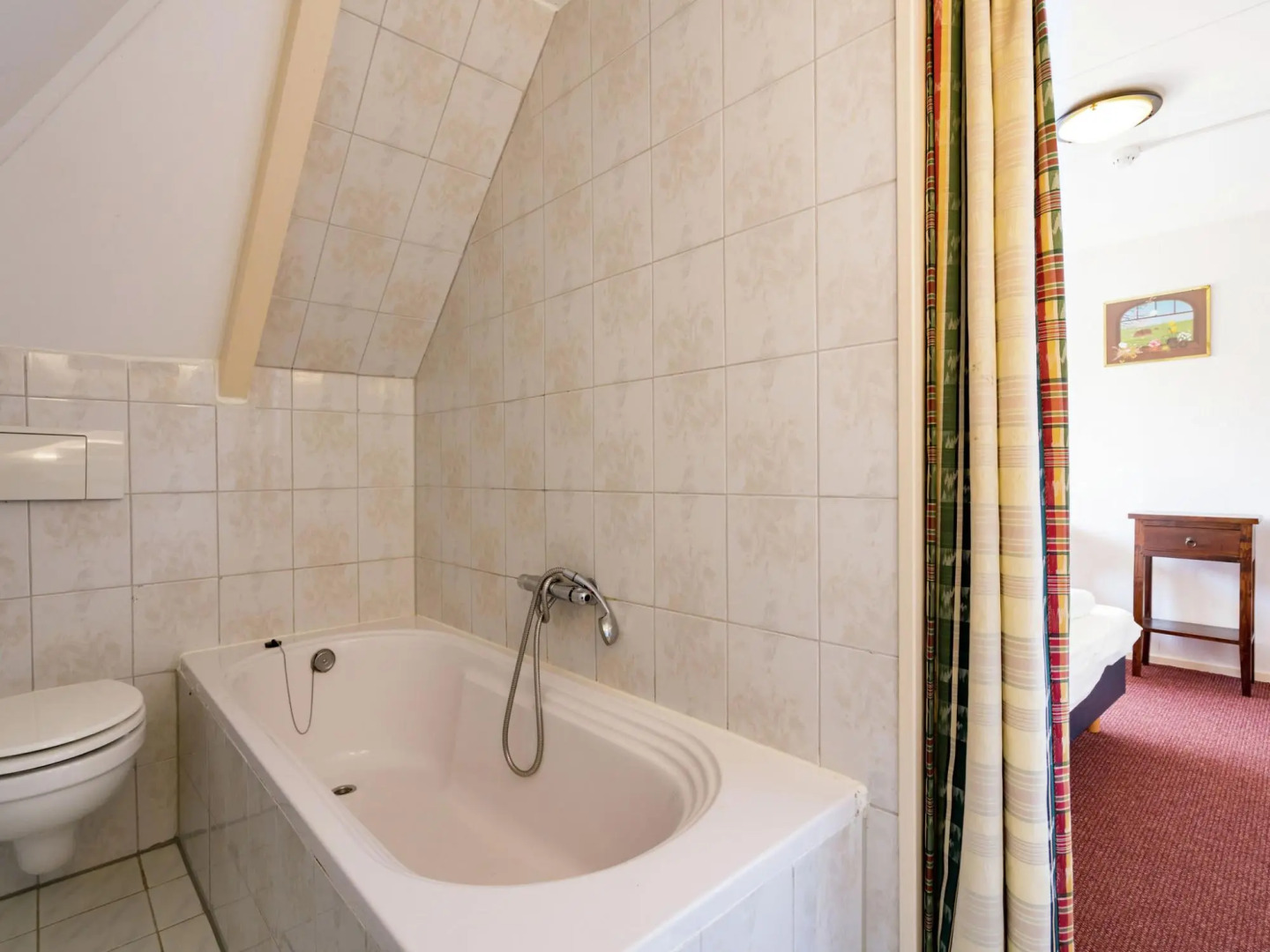 Quaint Holiday Home in Friesland by the Lake