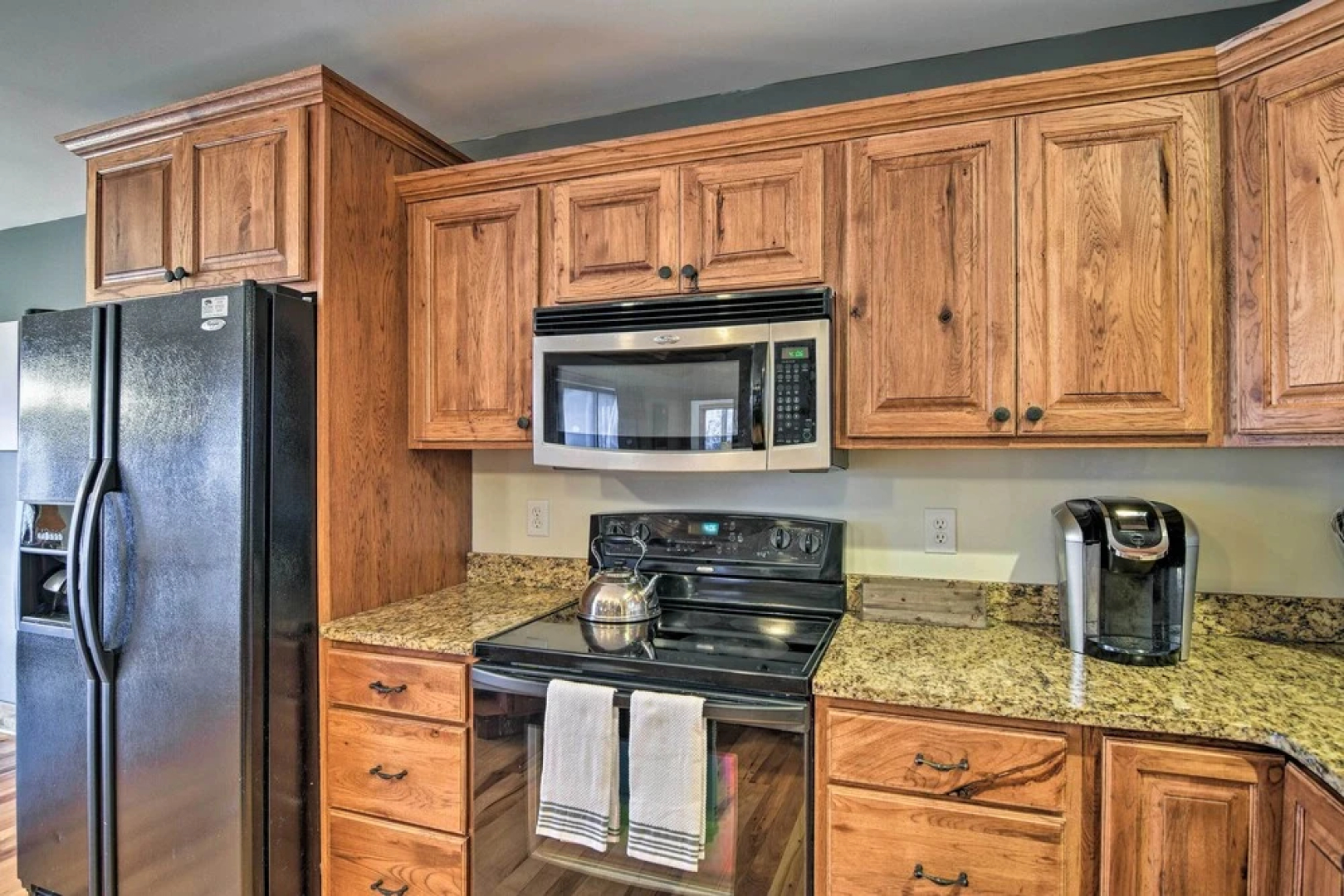 Cabin w/ Fireplace & Mountain Views: 5 Mi to Boone