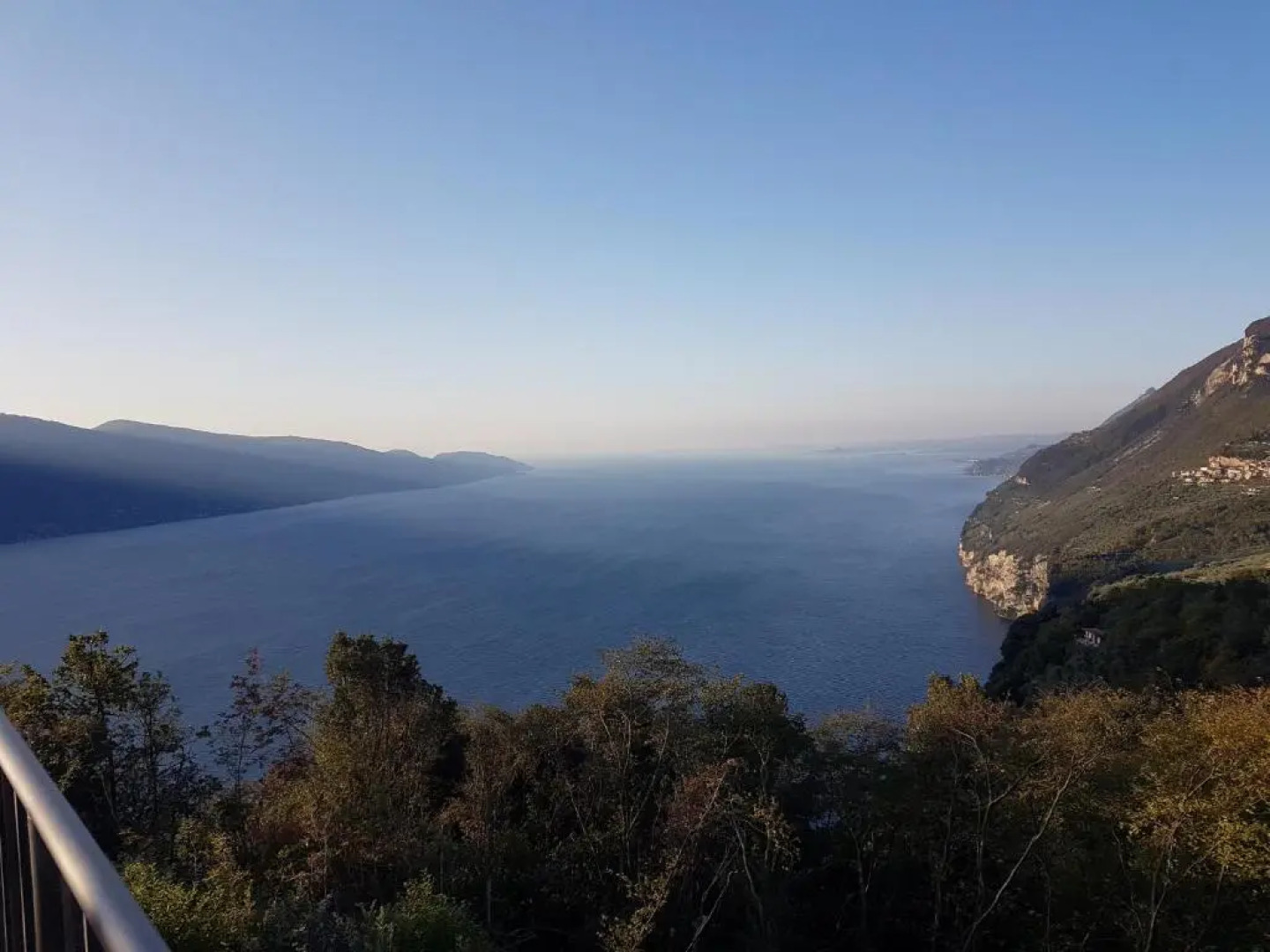 Appartamento Tobias 201 La Portella by Gardadomusmea