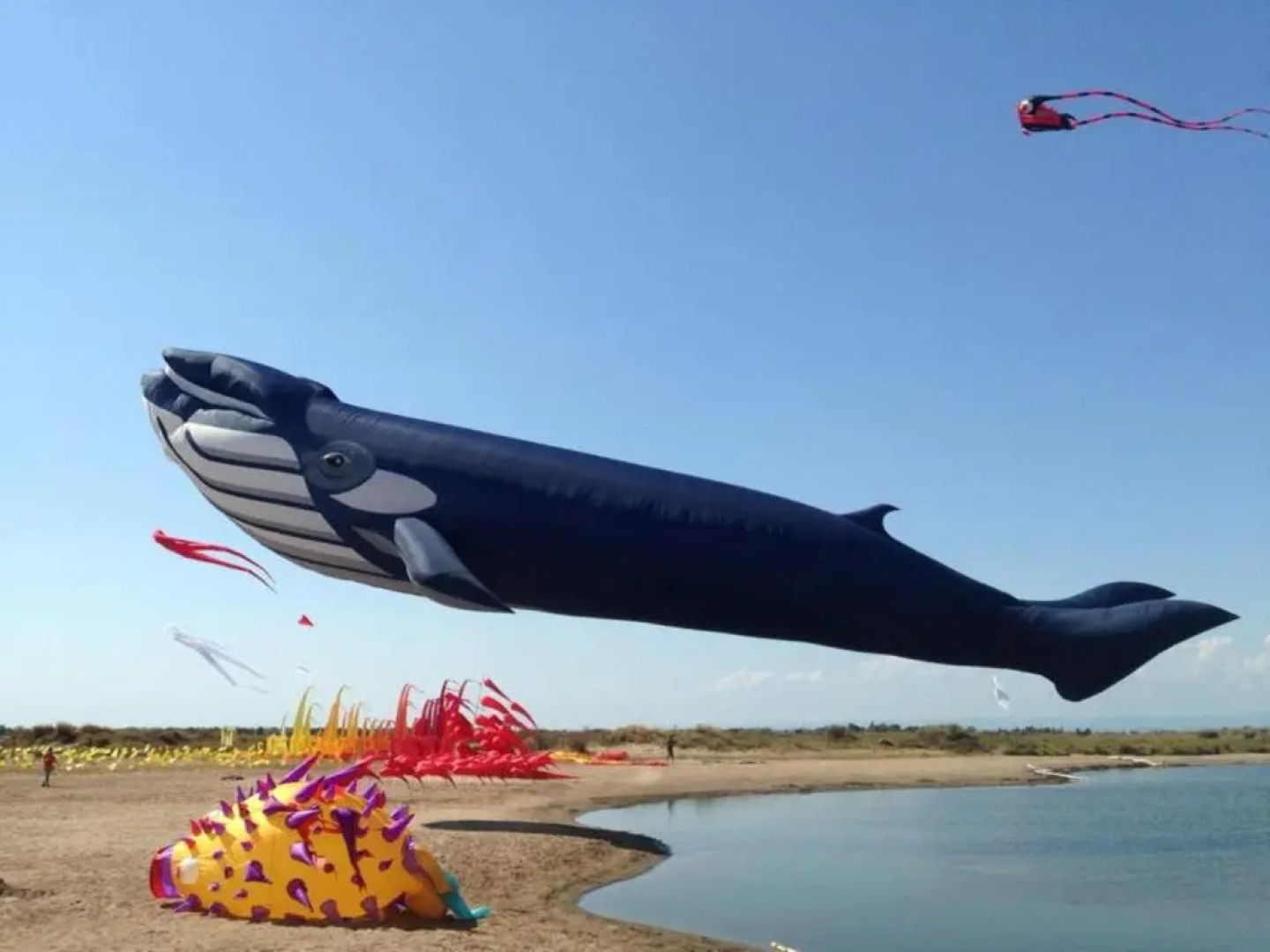 Belle villa 3 chambres grande terrasse dans résidence sécurisée avec piscine commune 800m de la mer WIFI Un vrai Havre de Paix LRCS98