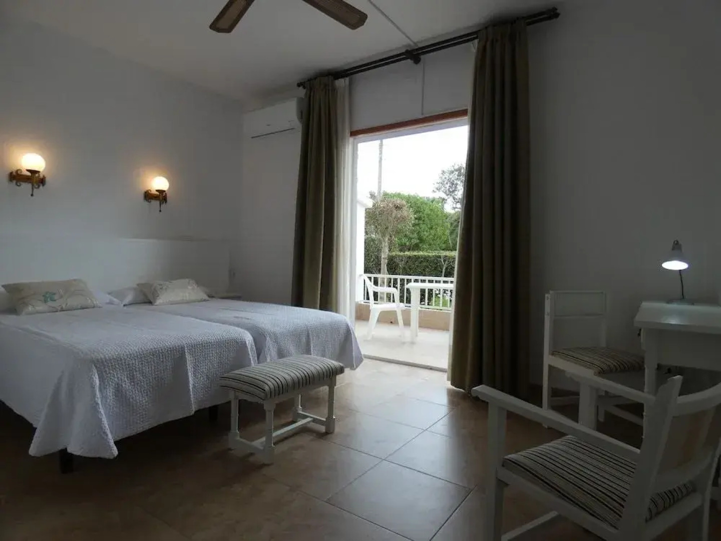 Hostal Port Fornells - Adults Only