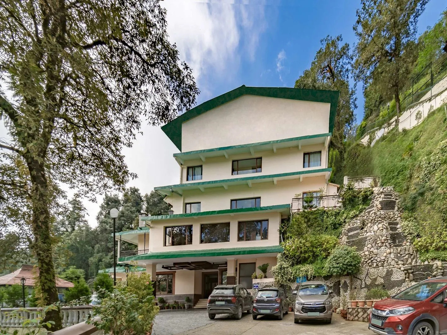 Hotel Madhuban Highlands