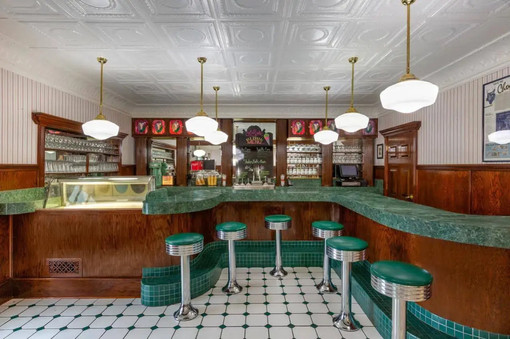 Four Seasons Island Resort