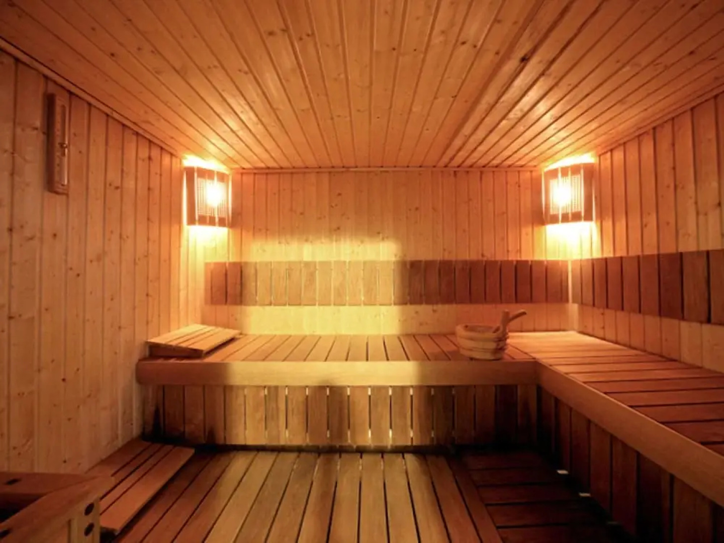 Lake Garda, Beautiful Residence Features Many Facilities