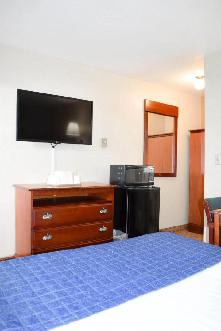 Knights Inn North Attleboro