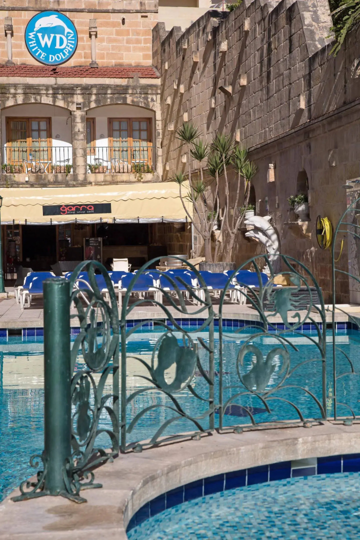 White Dolphin Complex Hotel