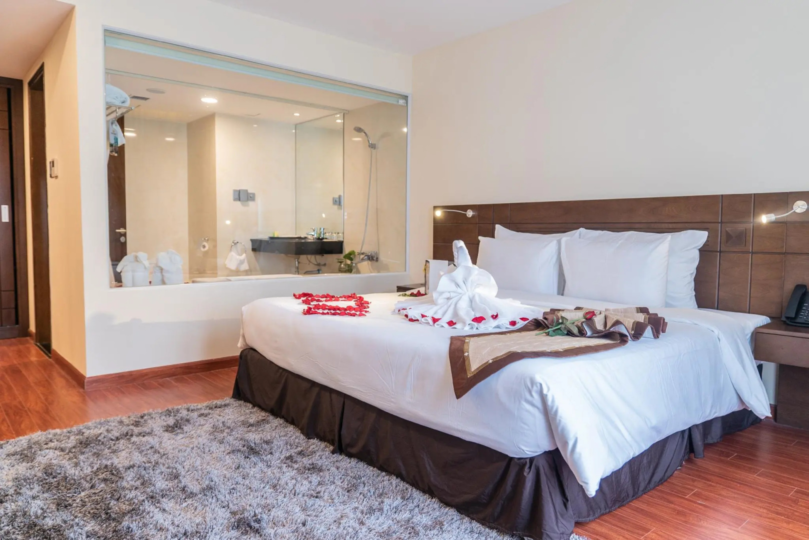 Sai Gon Phu Tho Hotel