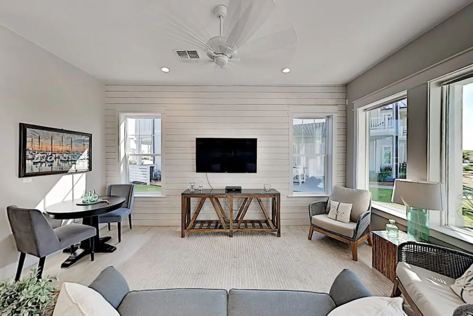 Modern Nautical Bayside W/ Infinity Pool 3 Bedroom Condo