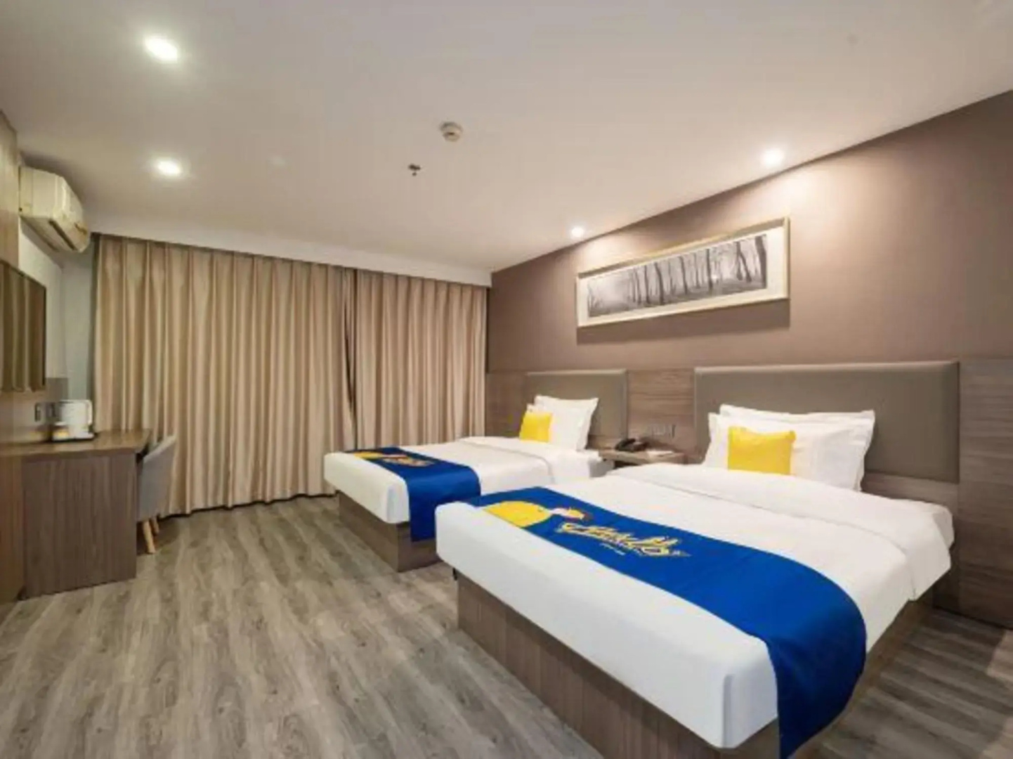 7Days Inn Zhuzhou red flag square