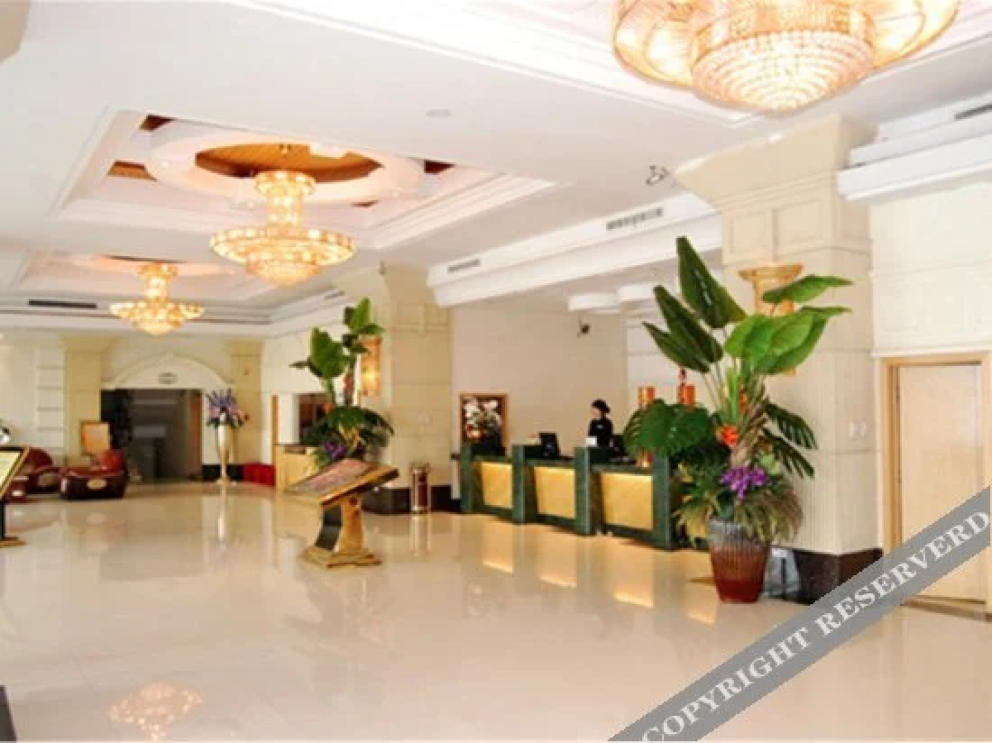 Xiangyang Oriental Hawaii Holiday Hotel