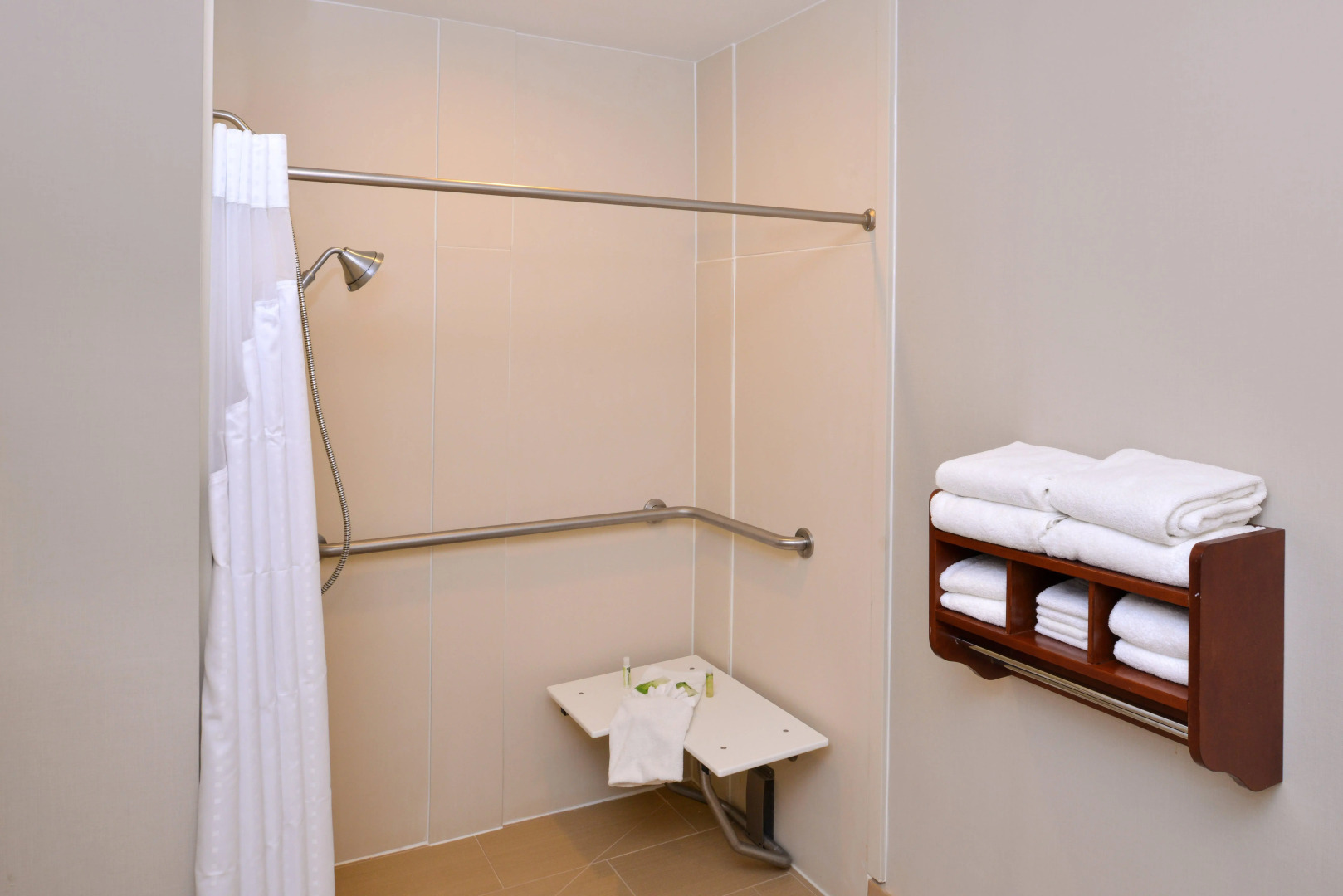 Holiday Inn Express Crestwood by IHG