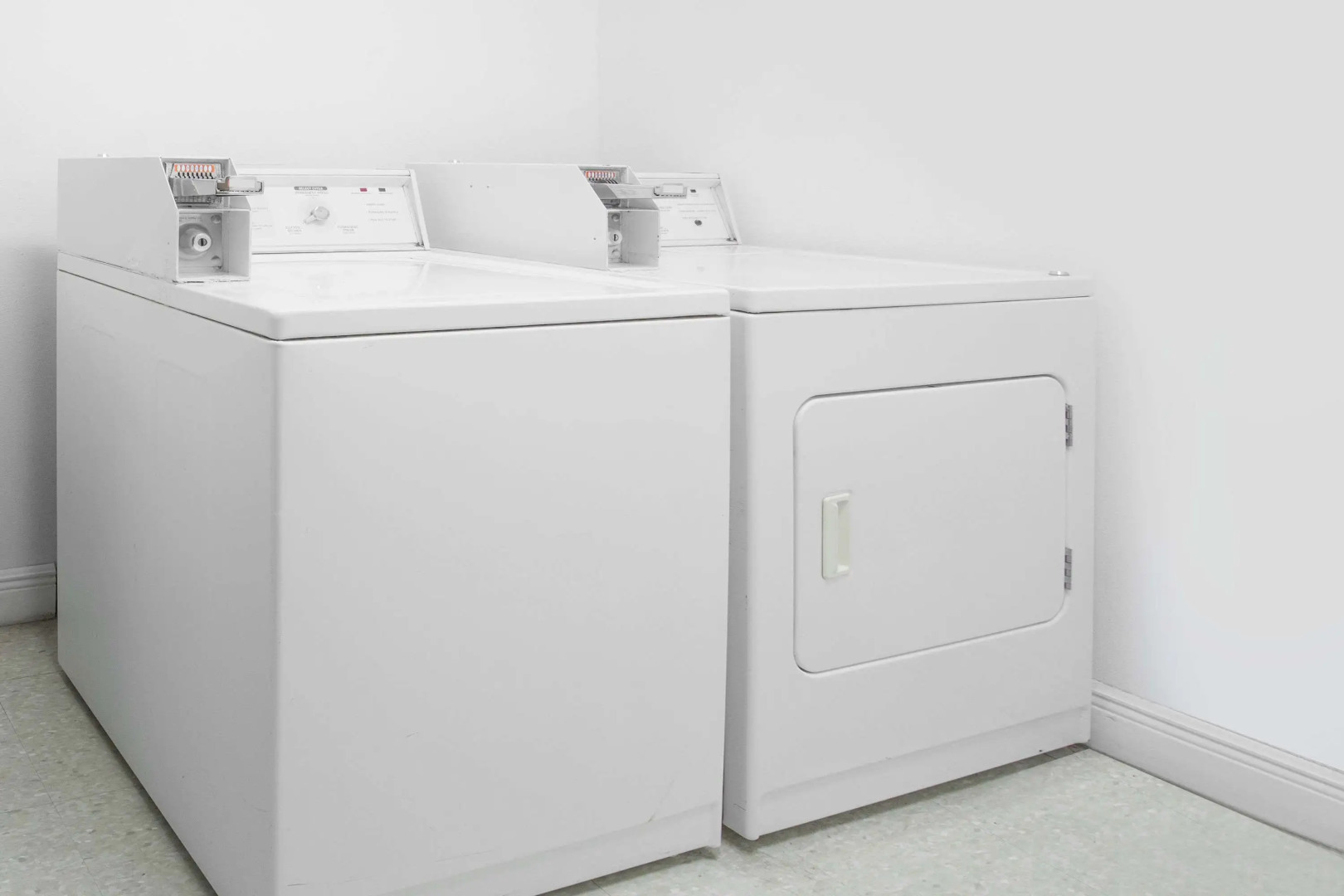 Days Inn by Wyndham Lake Village