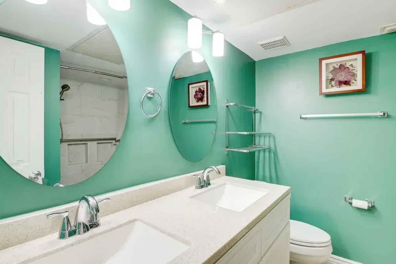 Walk to Beach: 1st-floor Unit w/ Pool in Melbourne
