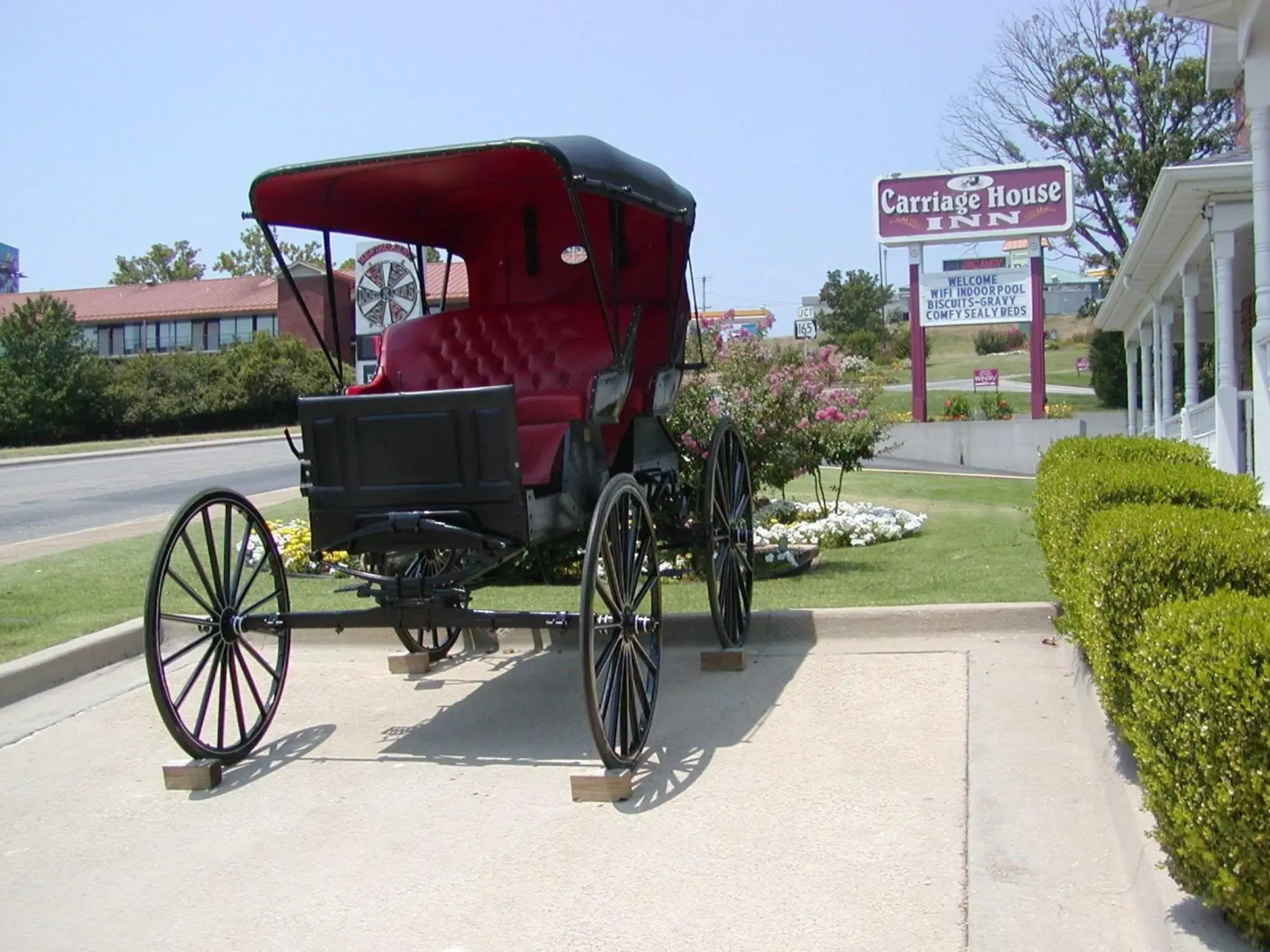 Carriage House Inn