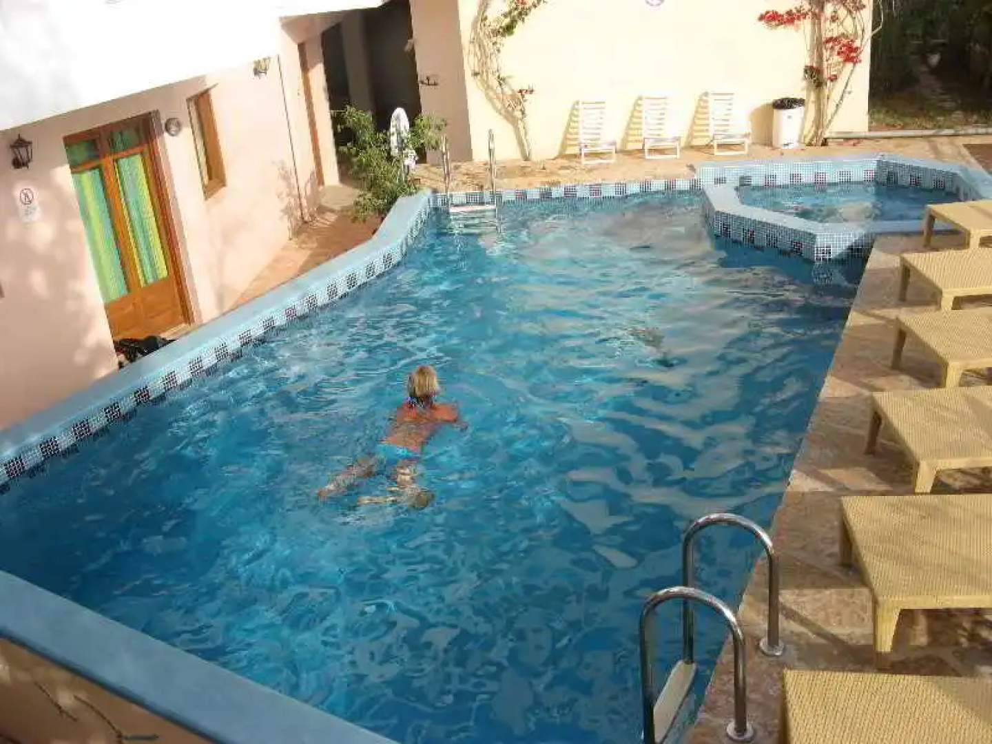 Romantica Hotel Apartments