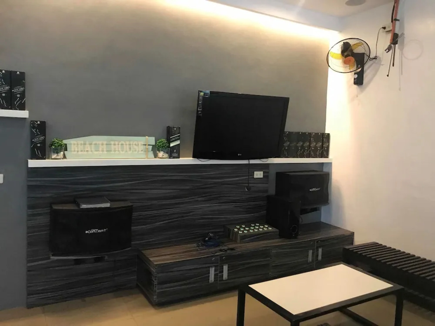 Anton's Loft Designer Resort Pansol