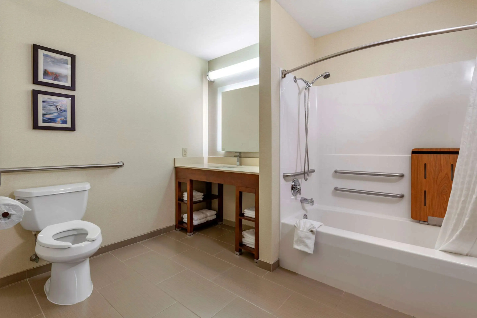 Comfort Suites Escanaba West