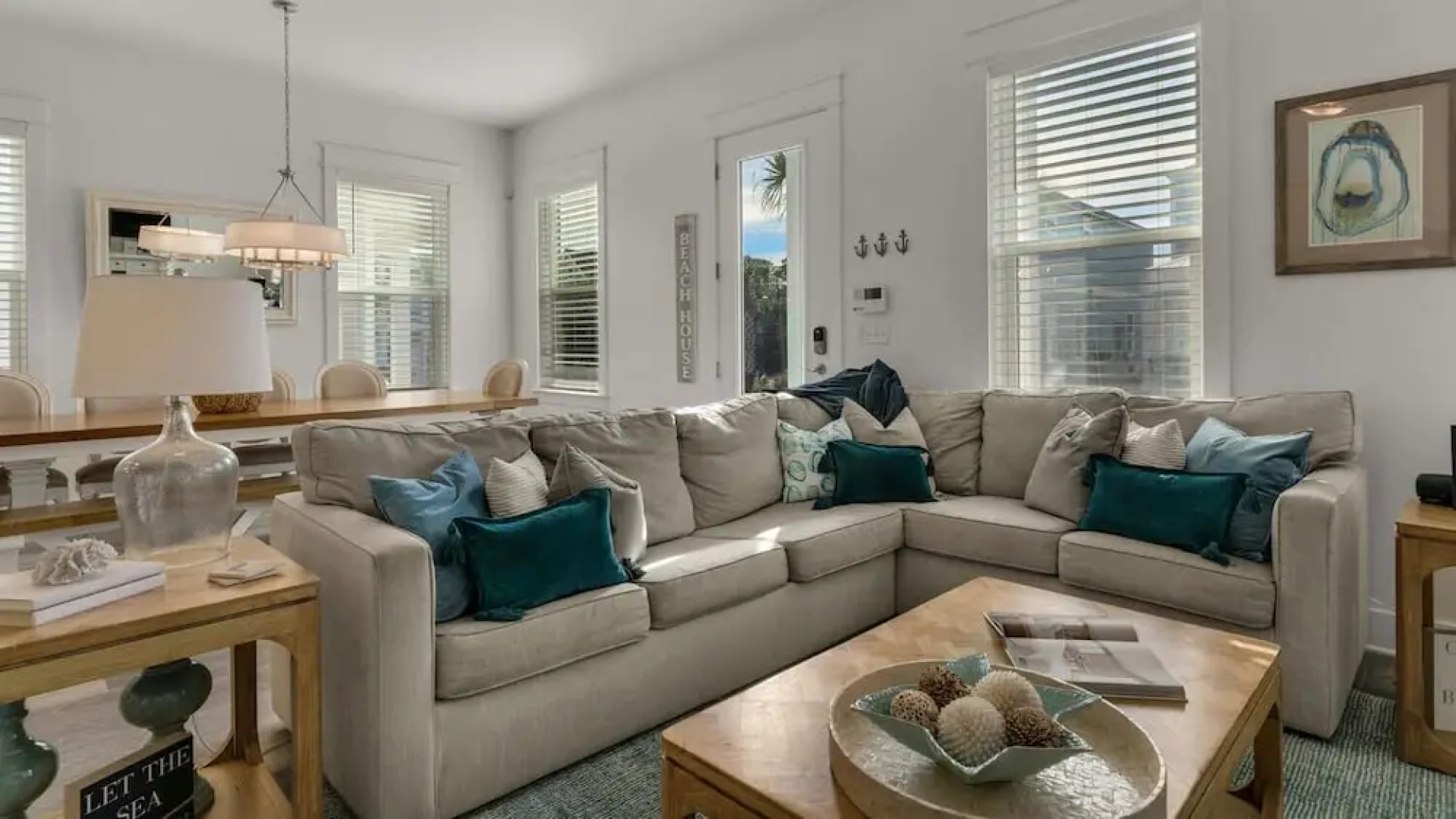 6-seater Golf Cart, Sleeps 16, Close to the Beach!