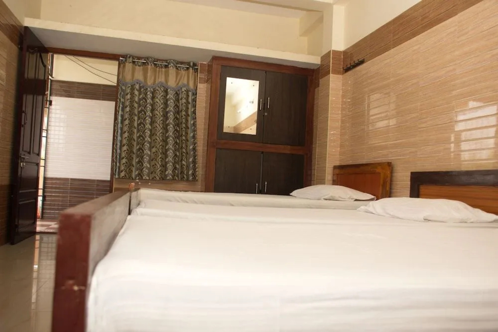 Oyo 8062 Raj Residency Chrompet