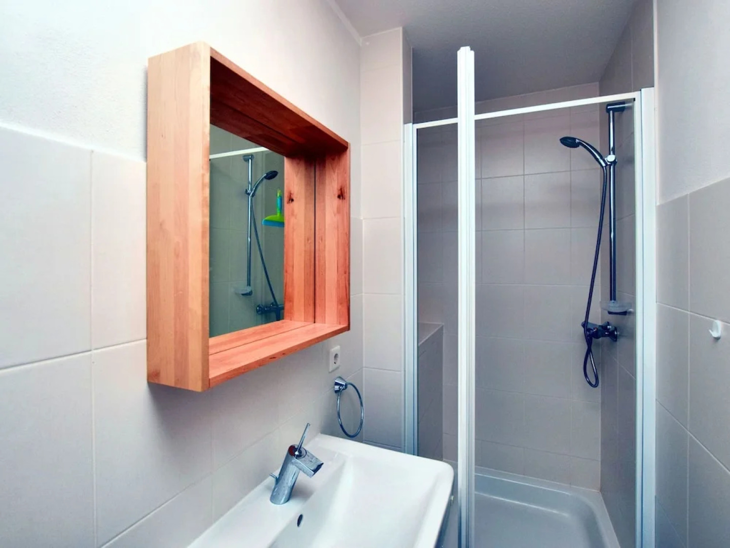 Beautiful House With Sauna, Modern Interior and Enormous, Park-like Garden