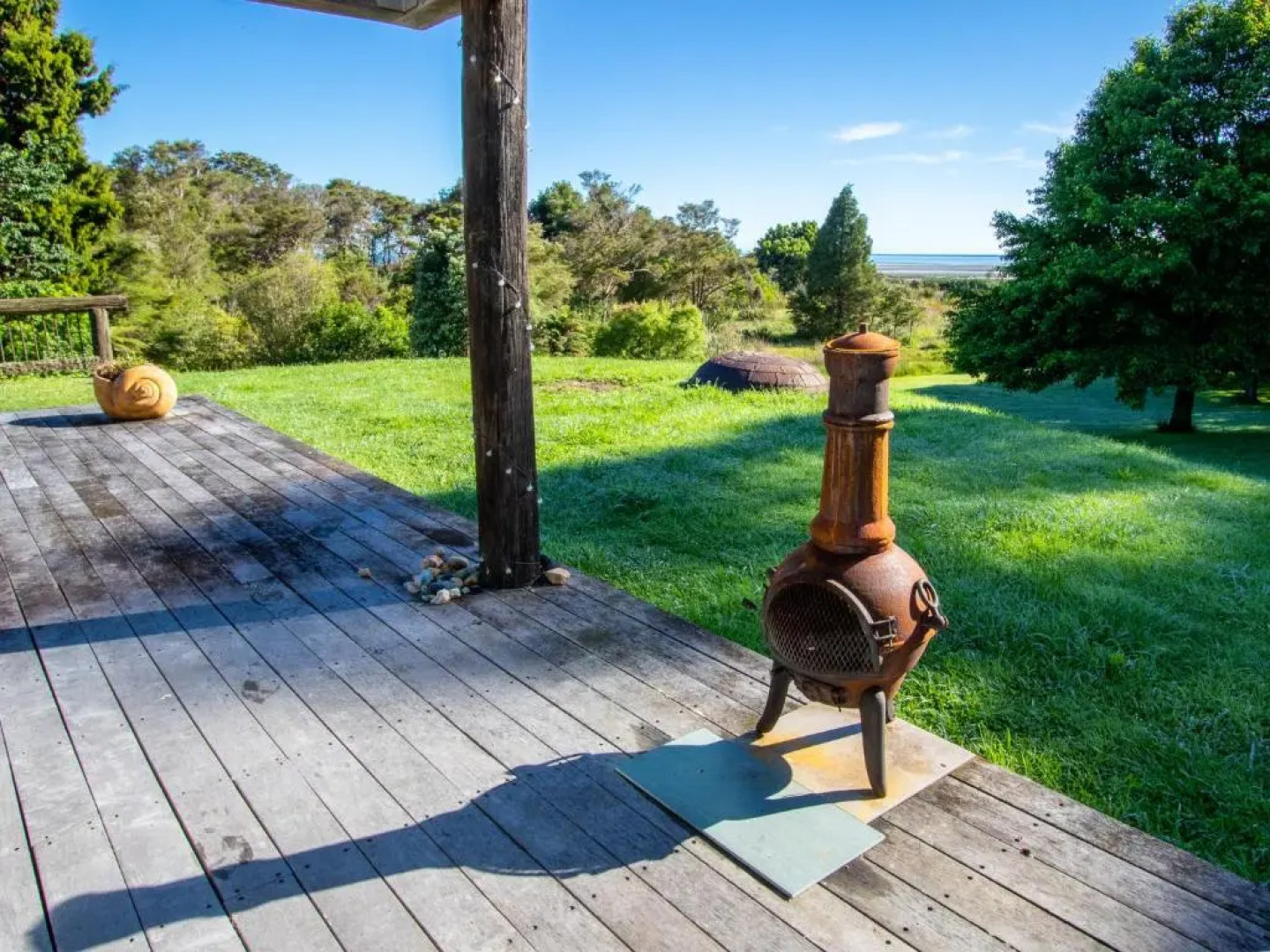 Golden Paradise - Rangihaeata Holiday Home