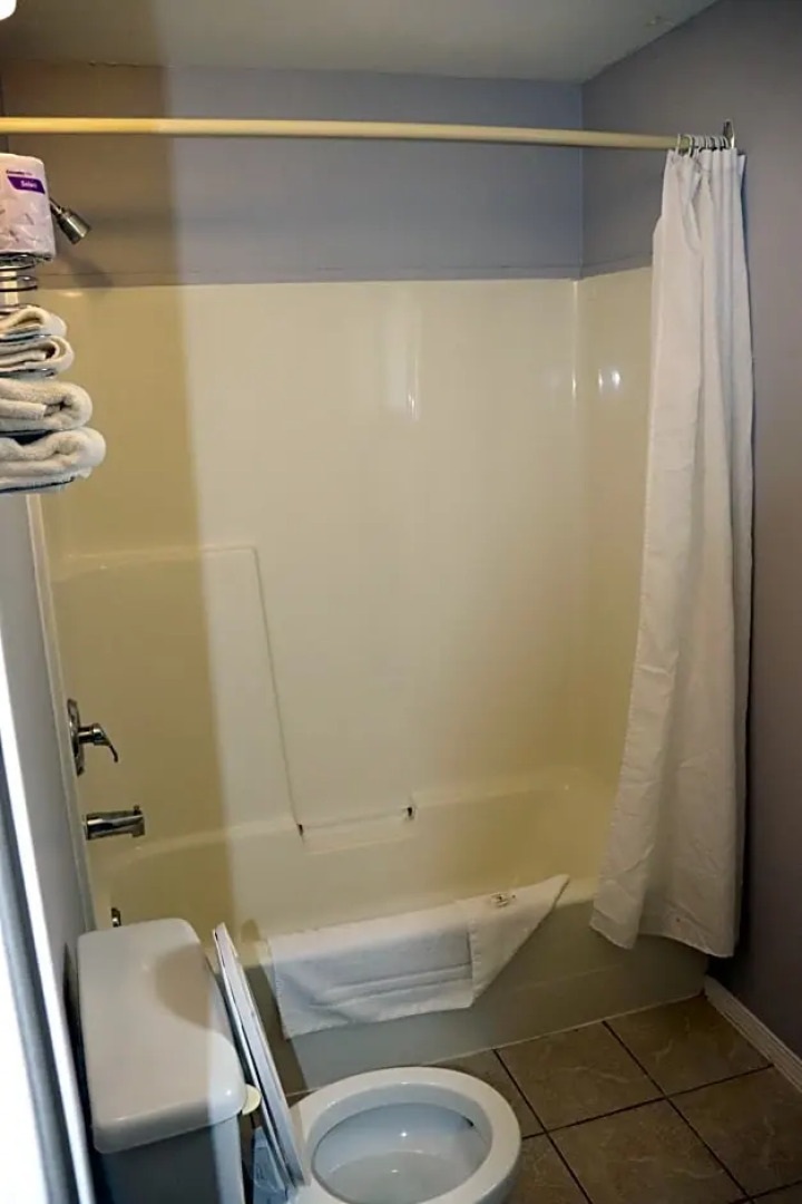 Clearwater Country Inn & RV Park